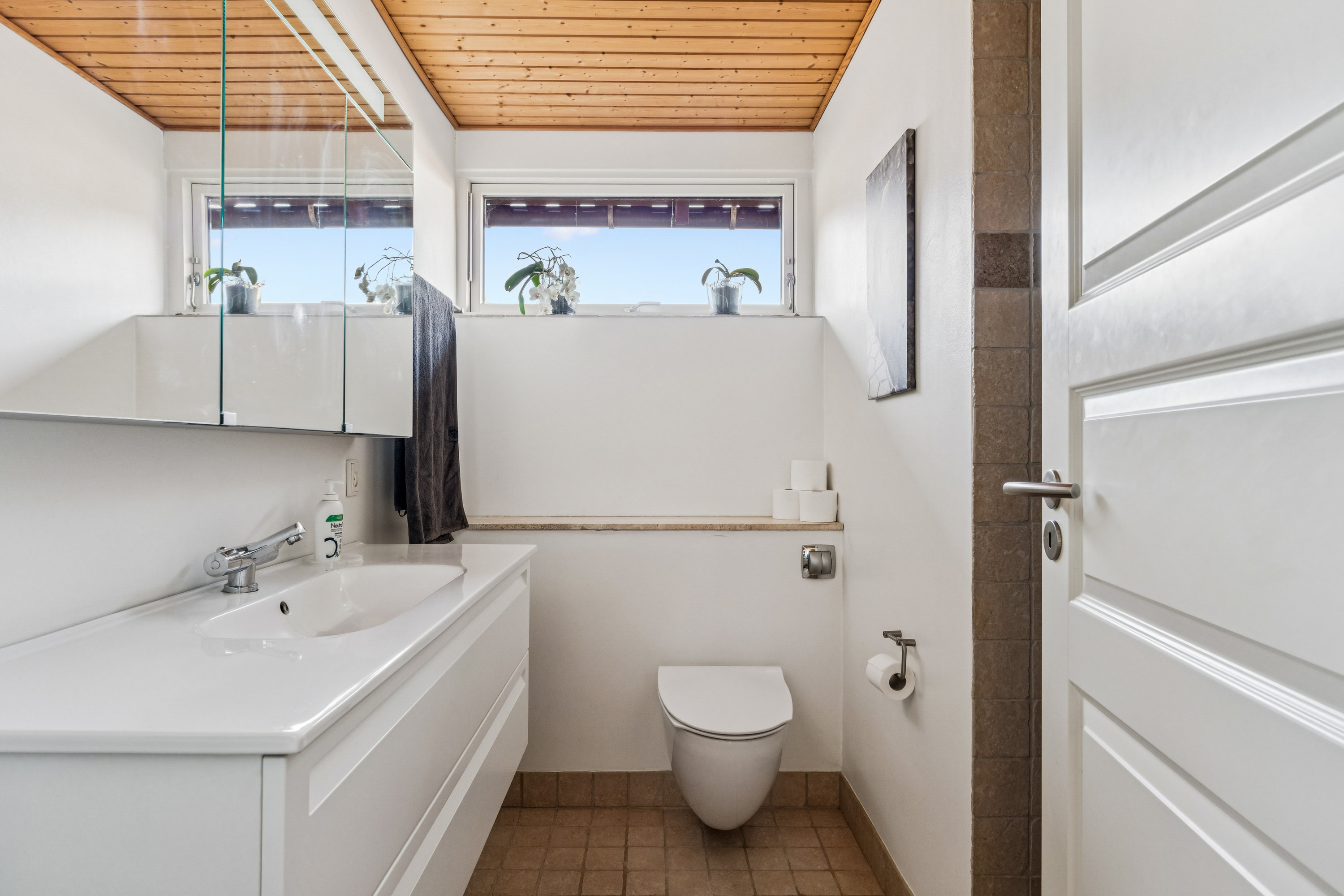 Fremhævet badeværelse billede i fuldskærmstilstand. Billede af Aage Berntsens Alle 19, 2750 Ballerup