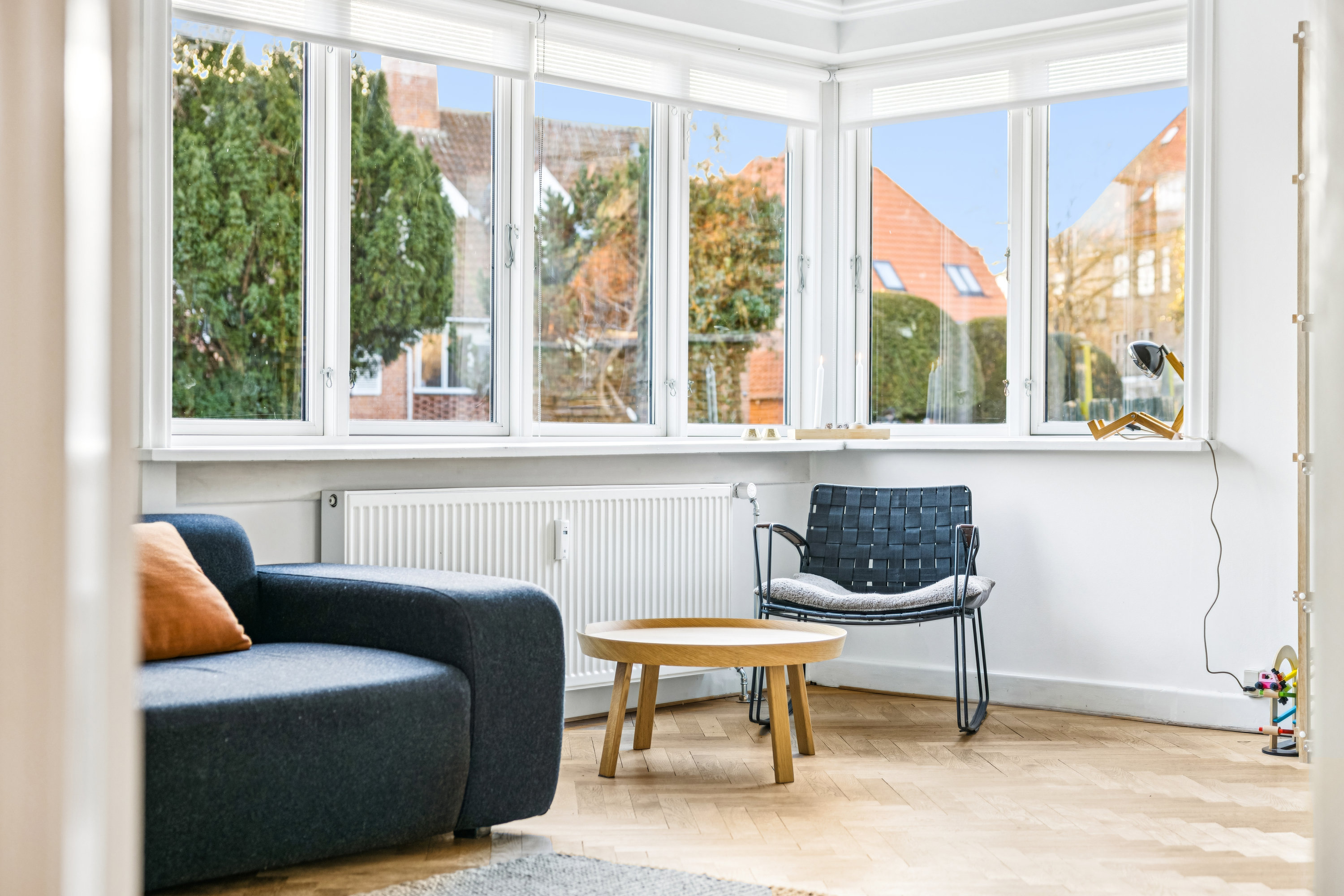 Fremhævet stue billede i fuldskærmstilstand. Billede af Dyssegårdsvej 48, st.., 2870 Dyssegård