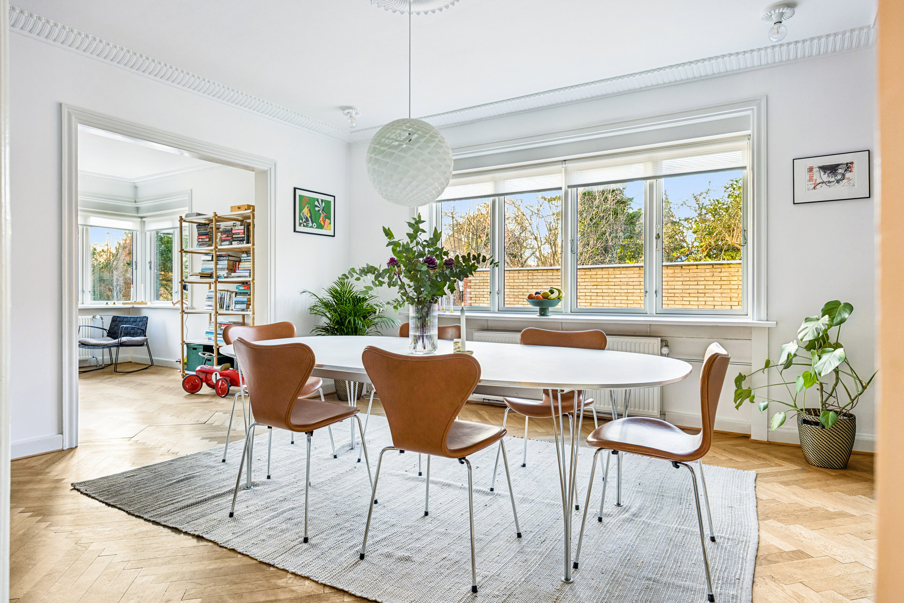 Fremhævet stue billede i fuldskærmstilstand. Billede af Dyssegårdsvej 48, st.., 2870 Dyssegård