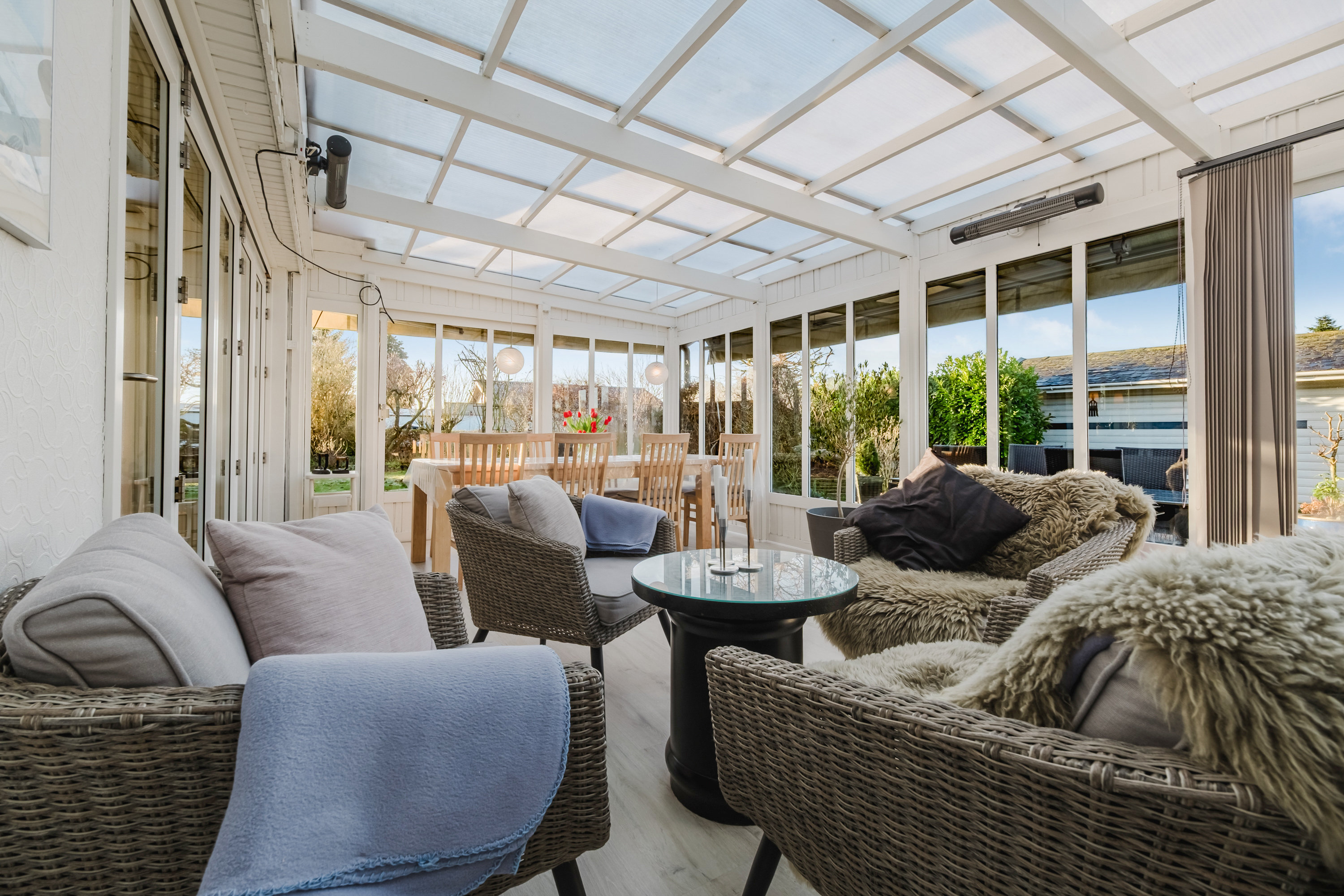 Fremhævet udestue billede i fuldskærmstilstand. Billede af Rugmarksvej 1, 5800 Nyborg