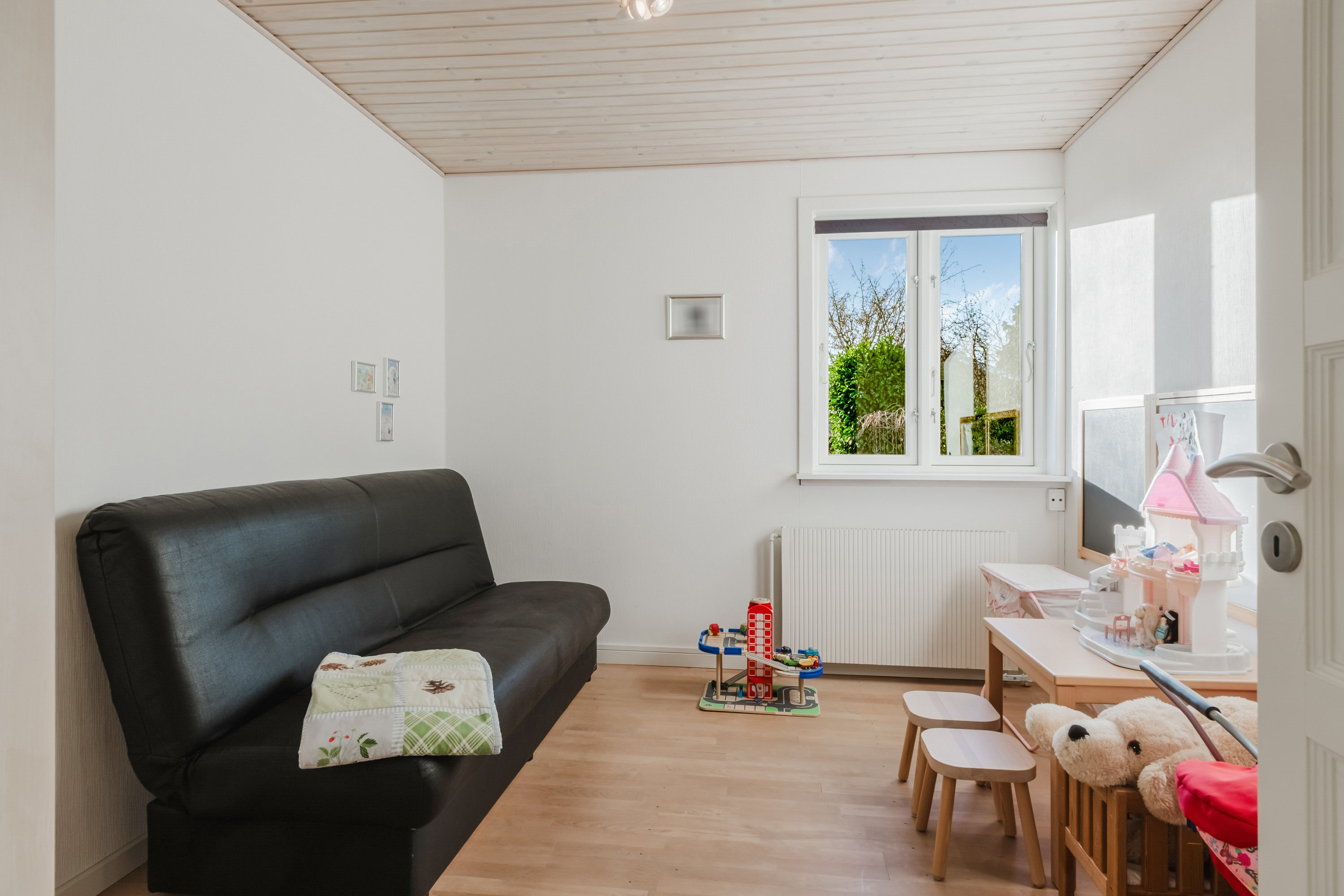 Fremhævet arbejdsværelse billede i fuldskærmstilstand. Billede af Rugmarksvej 1, 5800 Nyborg