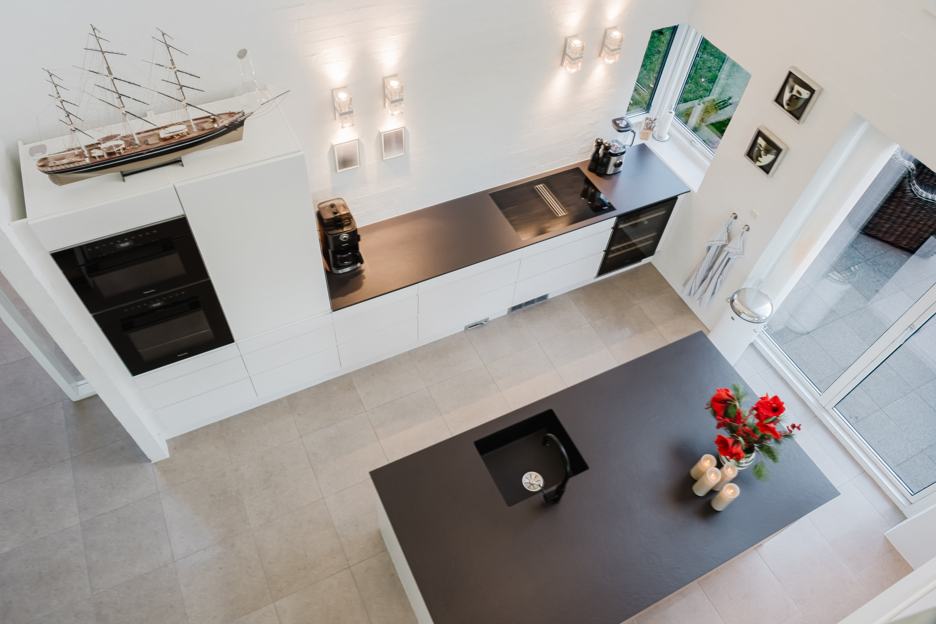 Fremhævet køkken billede i fuldskærmstilstand. Billede af Rømøvænget 11, 5500 Middelfart