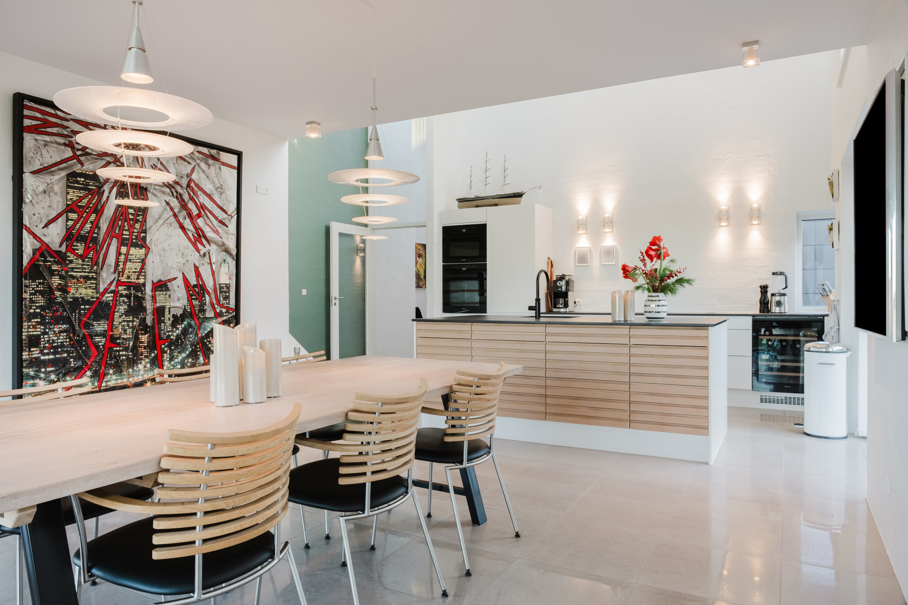 Fremhævet køkken alrum billede i fuldskærmstilstand. Billede af Rømøvænget 11, 5500 Middelfart