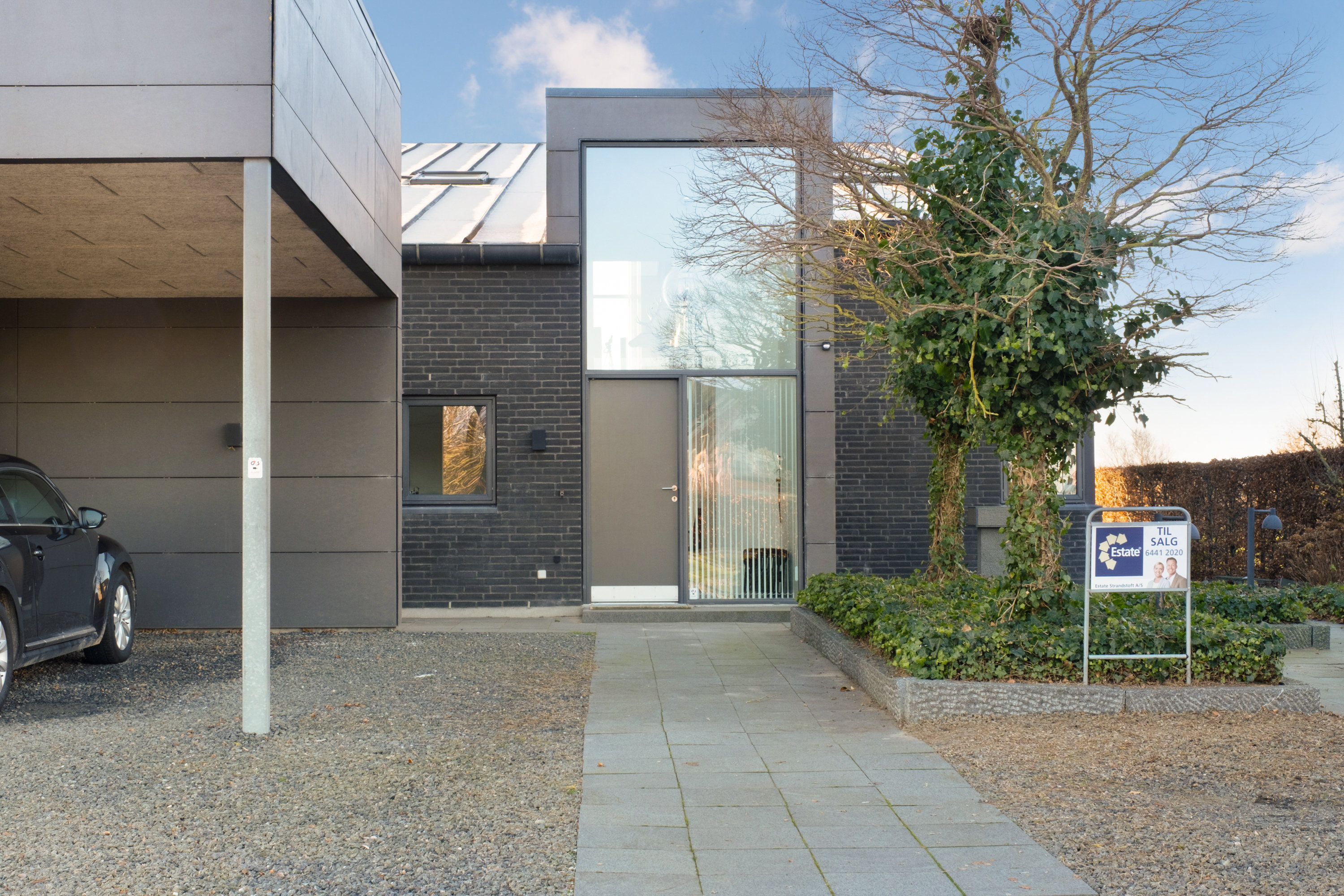 Fremhævet facade billede i fuldskærmstilstand. Billede af Rømøvænget 11, 5500 Middelfart