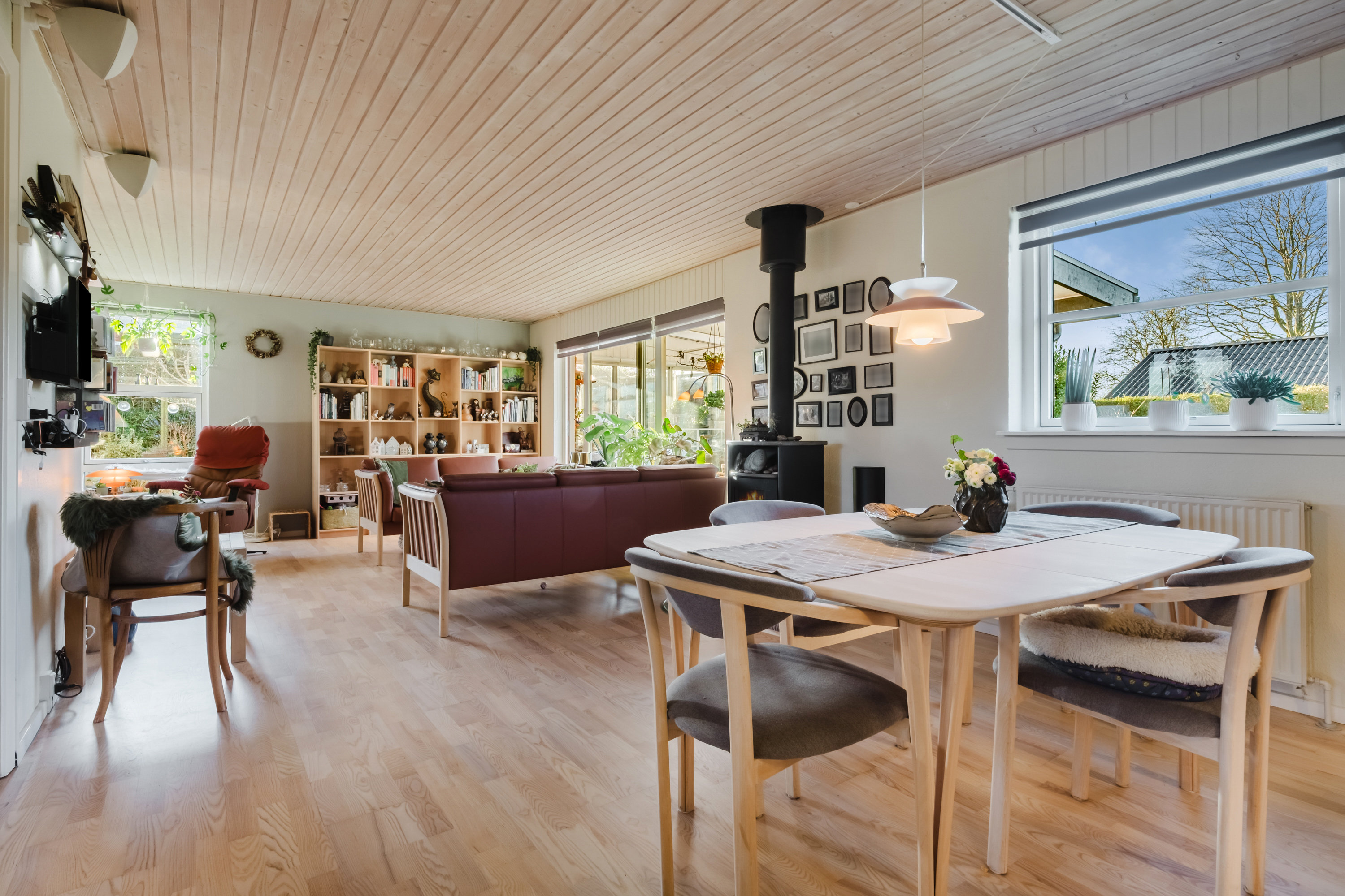 Fremhævet stue billede i fuldskærmstilstand. Billede af Niels Hansens Vej 7, Strib, 5500 Middelfart