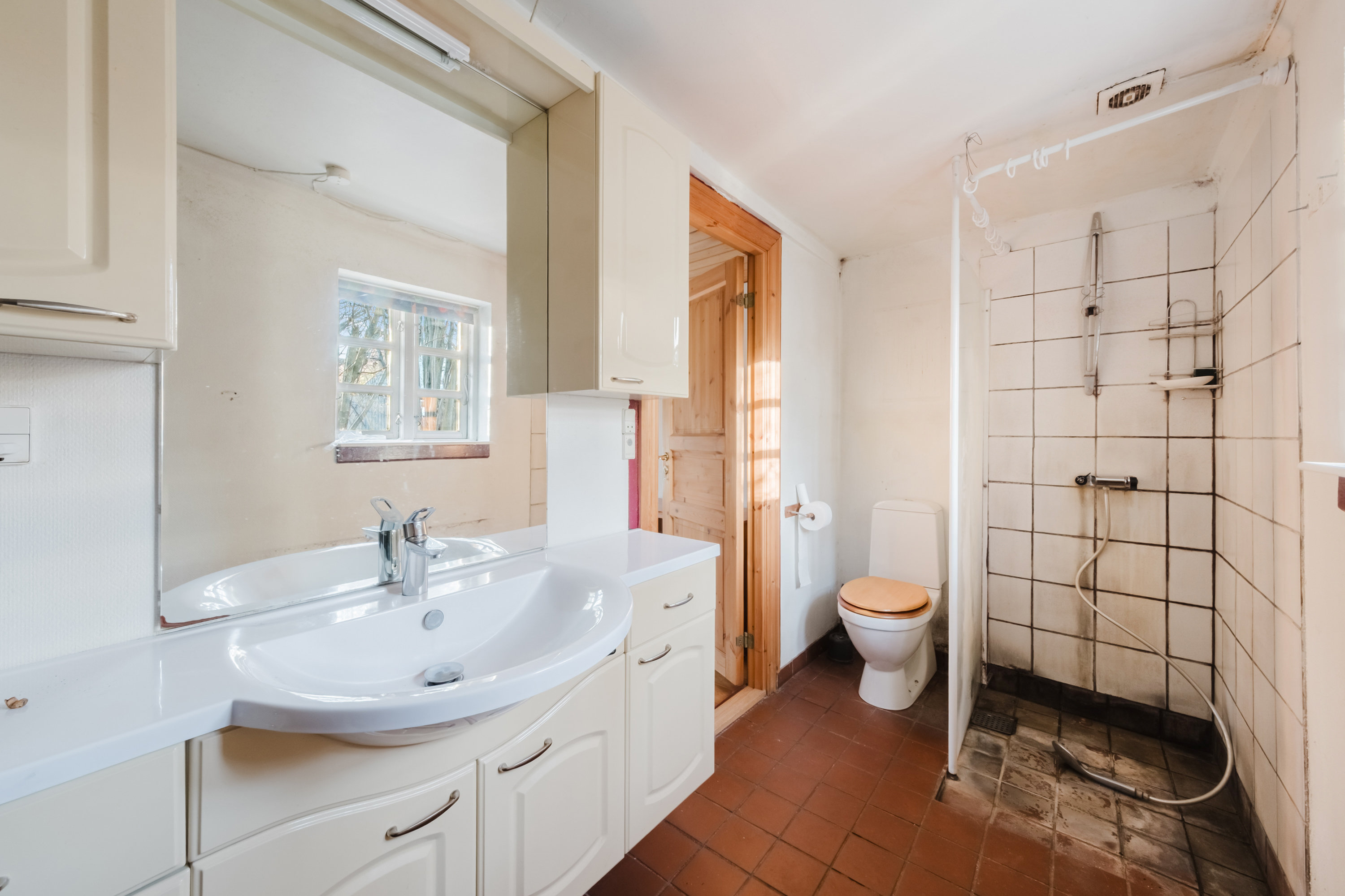 Fremhævet badeværelse billede i fuldskærmstilstand. Billede af Vedtoftevej 8, Vedtofte, 5620 Glamsbjerg