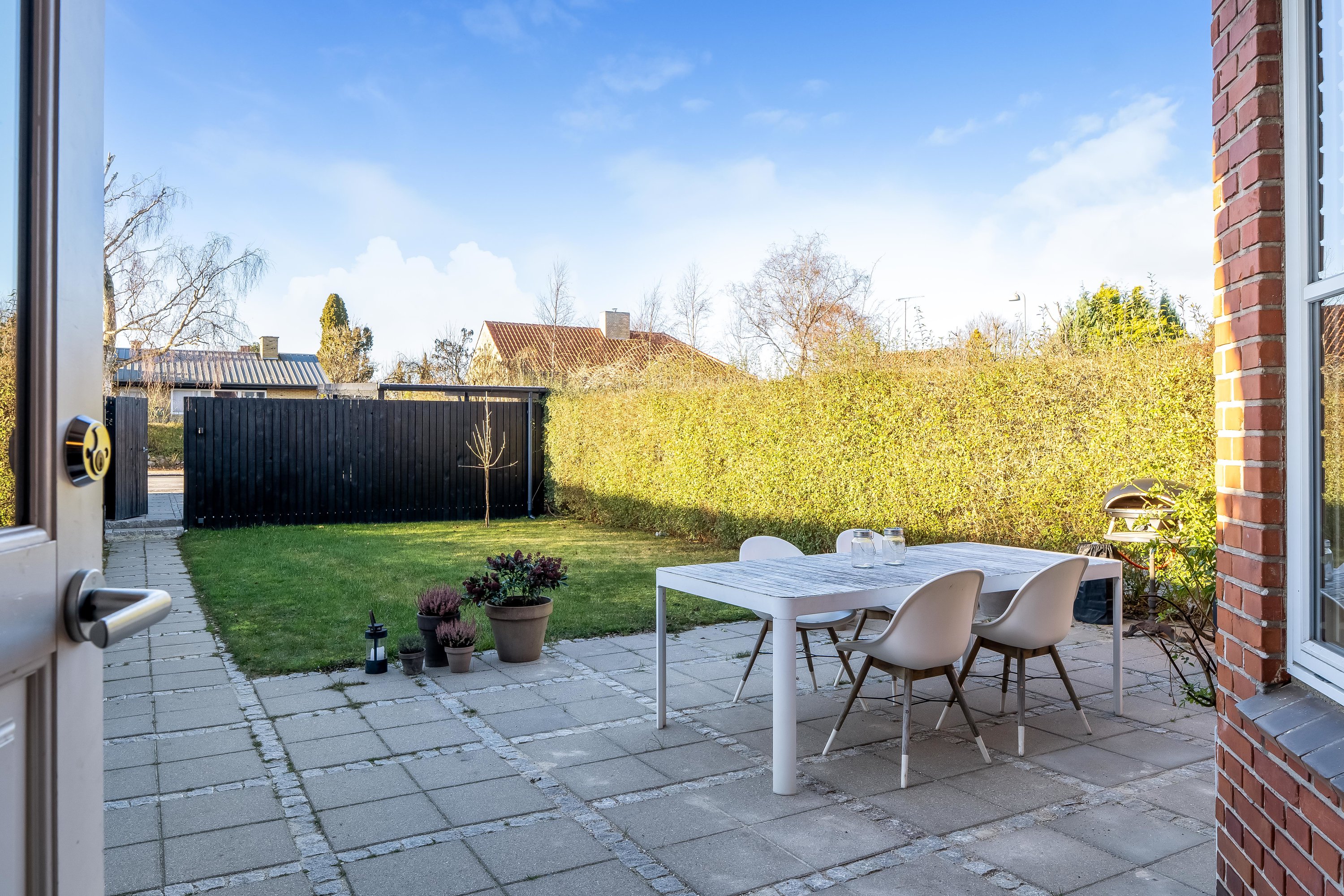 Fremhævet terrasse billede i fuldskærmstilstand. Billede af Grønnevej 123, 2830 Virum