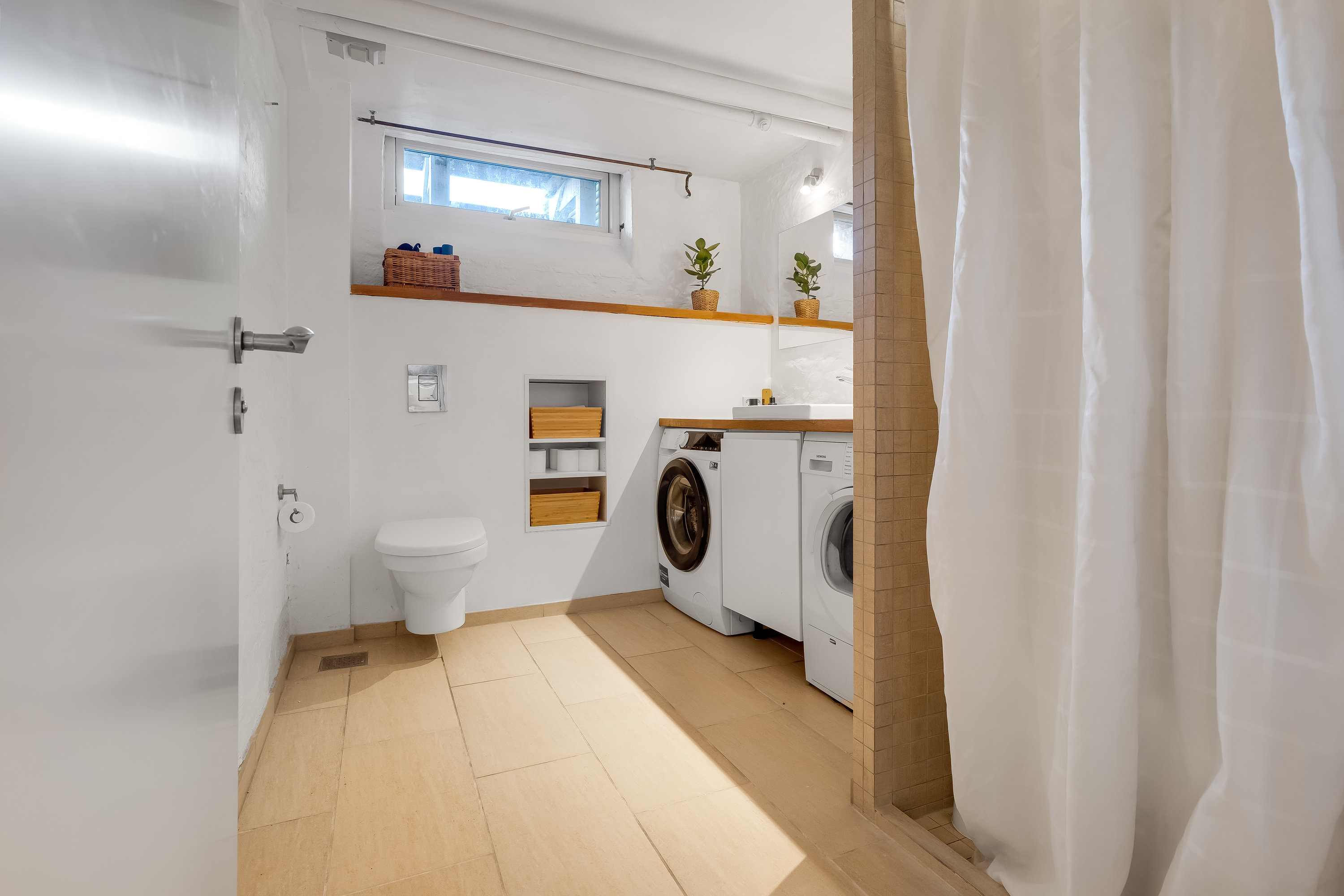 Fremhævet andet billede i fuldskærmstilstand. Billede af Grønnevej 123, 2830 Virum