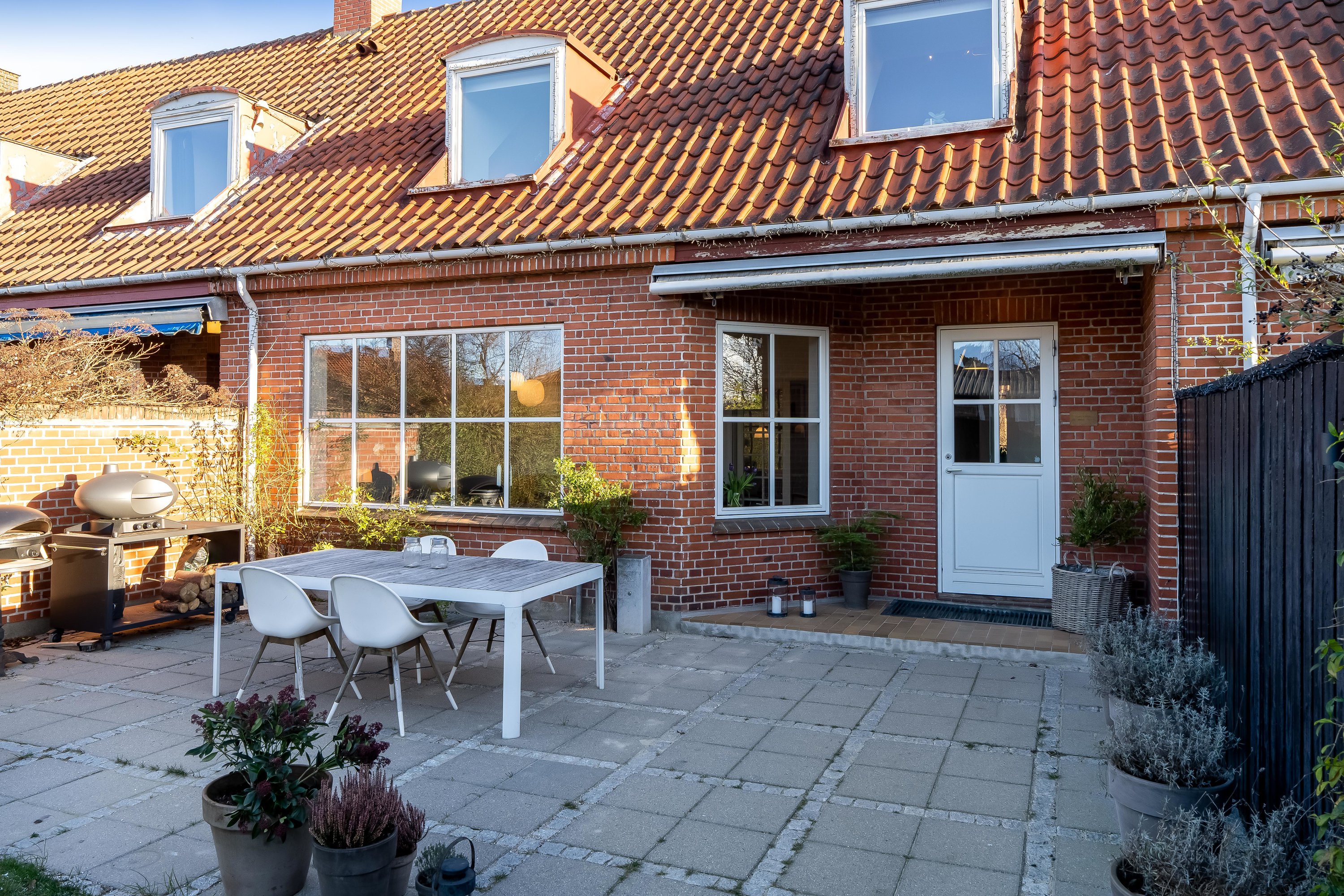 Fremhævet terrasse billede i fuldskærmstilstand. Billede af Grønnevej 123, 2830 Virum