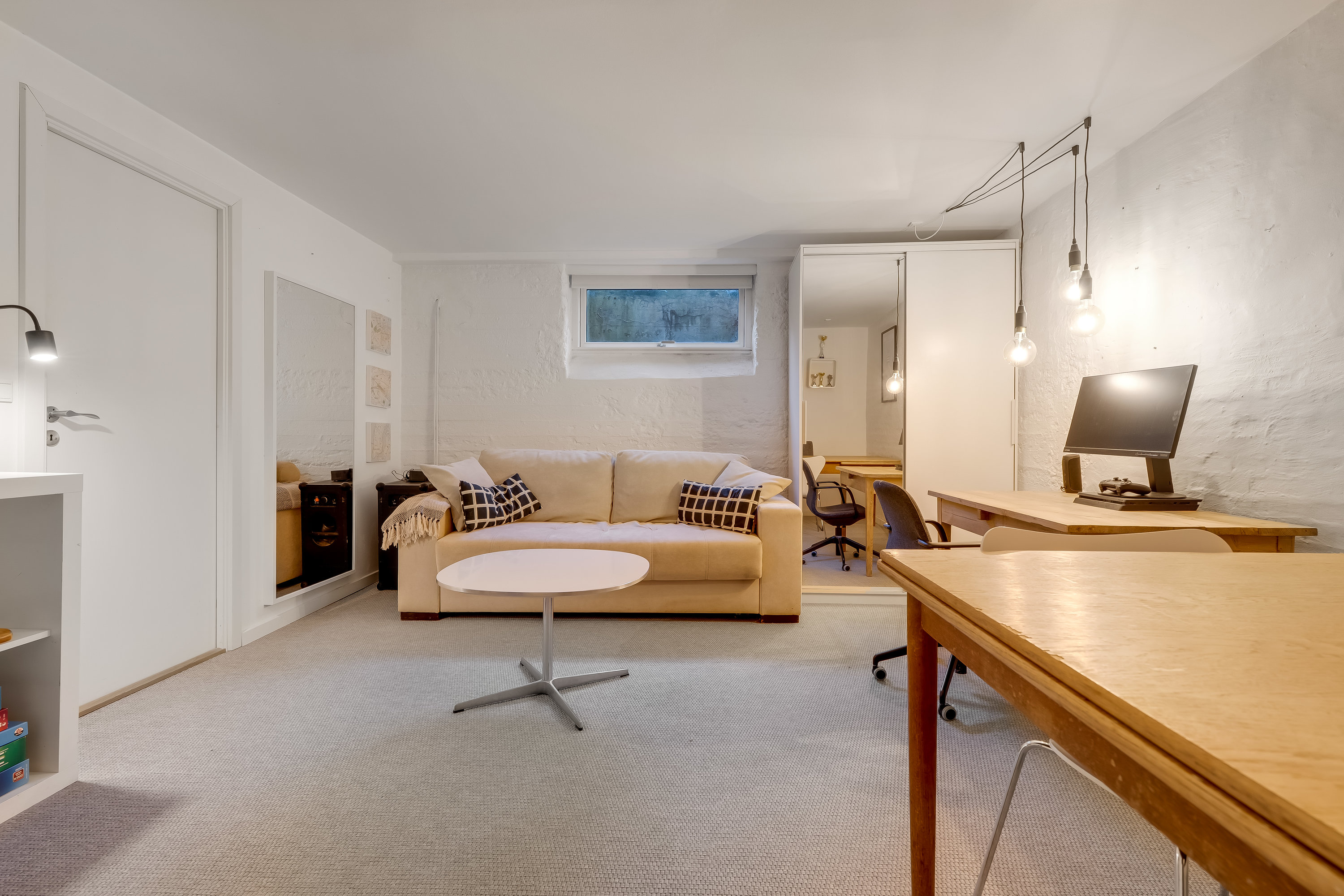 Fremhævet stue billede i fuldskærmstilstand. Billede af Grønnevej 123, 2830 Virum