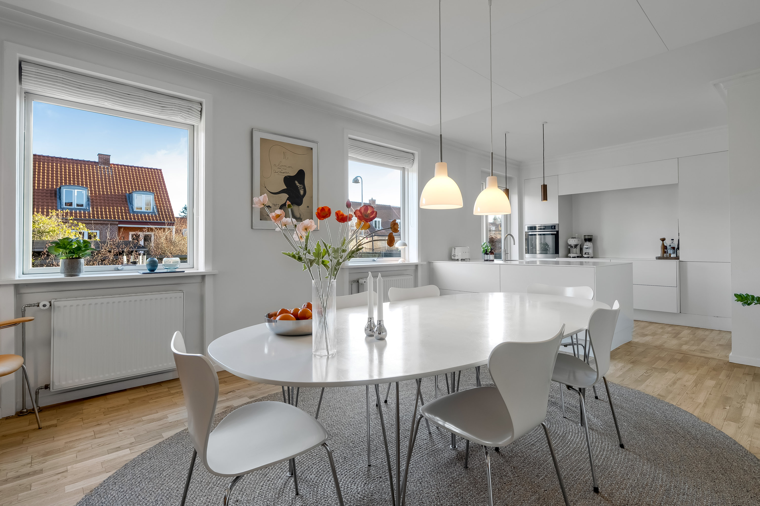 Fremhævet stue billede i fuldskærmstilstand. Billede af Grønnevej 123, 2830 Virum