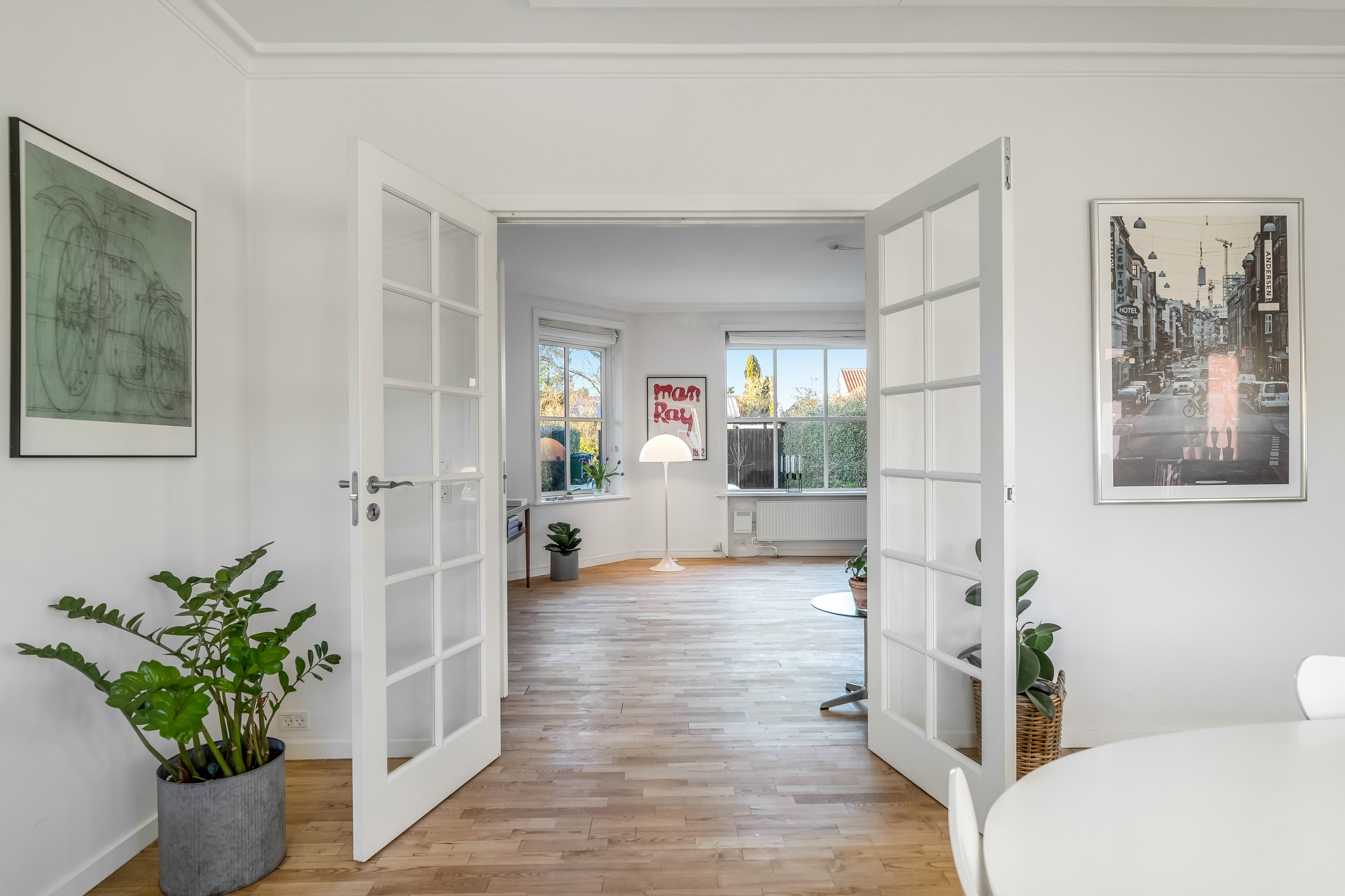 Fremhævet stue billede i fuldskærmstilstand. Billede af Grønnevej 123, 2830 Virum