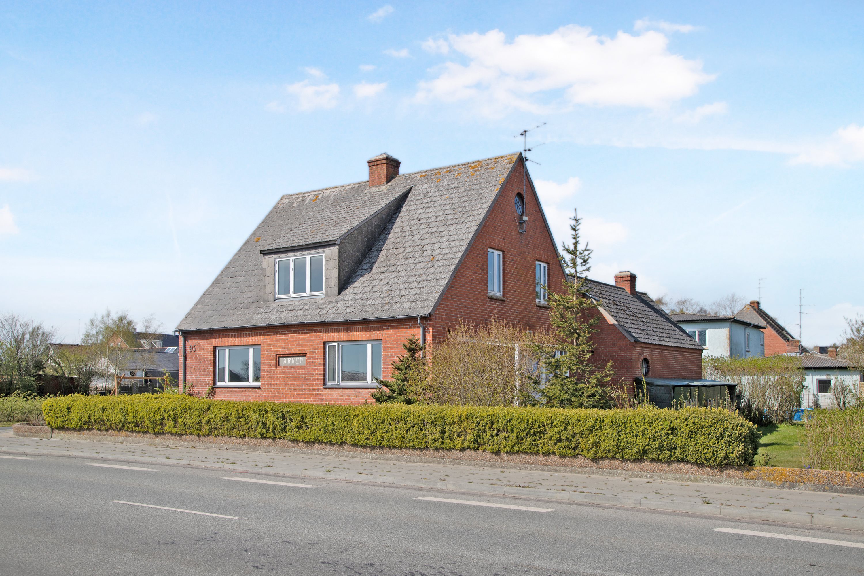 Miniaturebillede 1: ejendom 1. Billede af Byrum Hovedgade 95, Byrum, 9940 Læsø