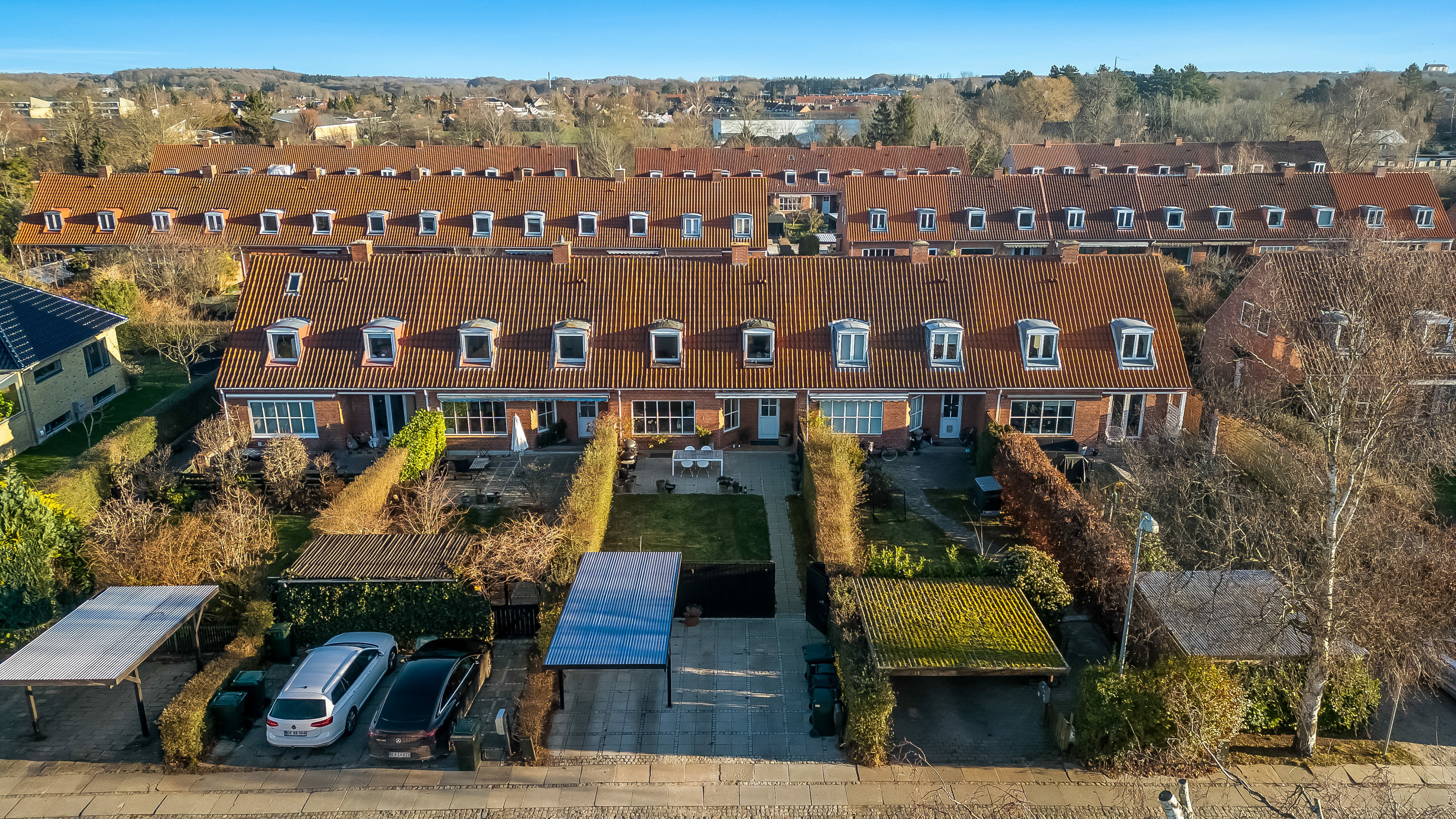 Fremhævet facade billede i fuldskærmstilstand. Billede af Grønnevej 123, 2830 Virum