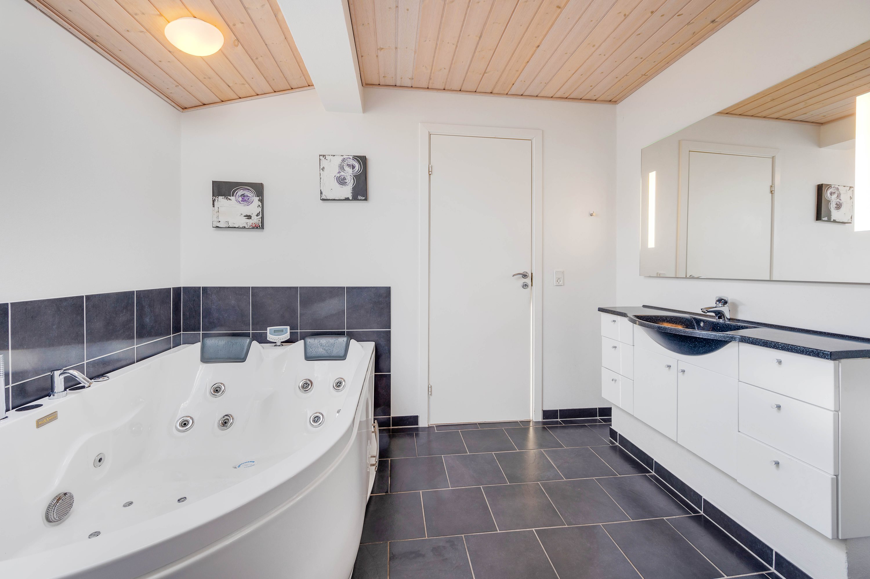 Fremhævet andet billede i fuldskærmstilstand. Billede af Bjerregårdsvej 225, Bjerregaard, 6960 Hvide Sande