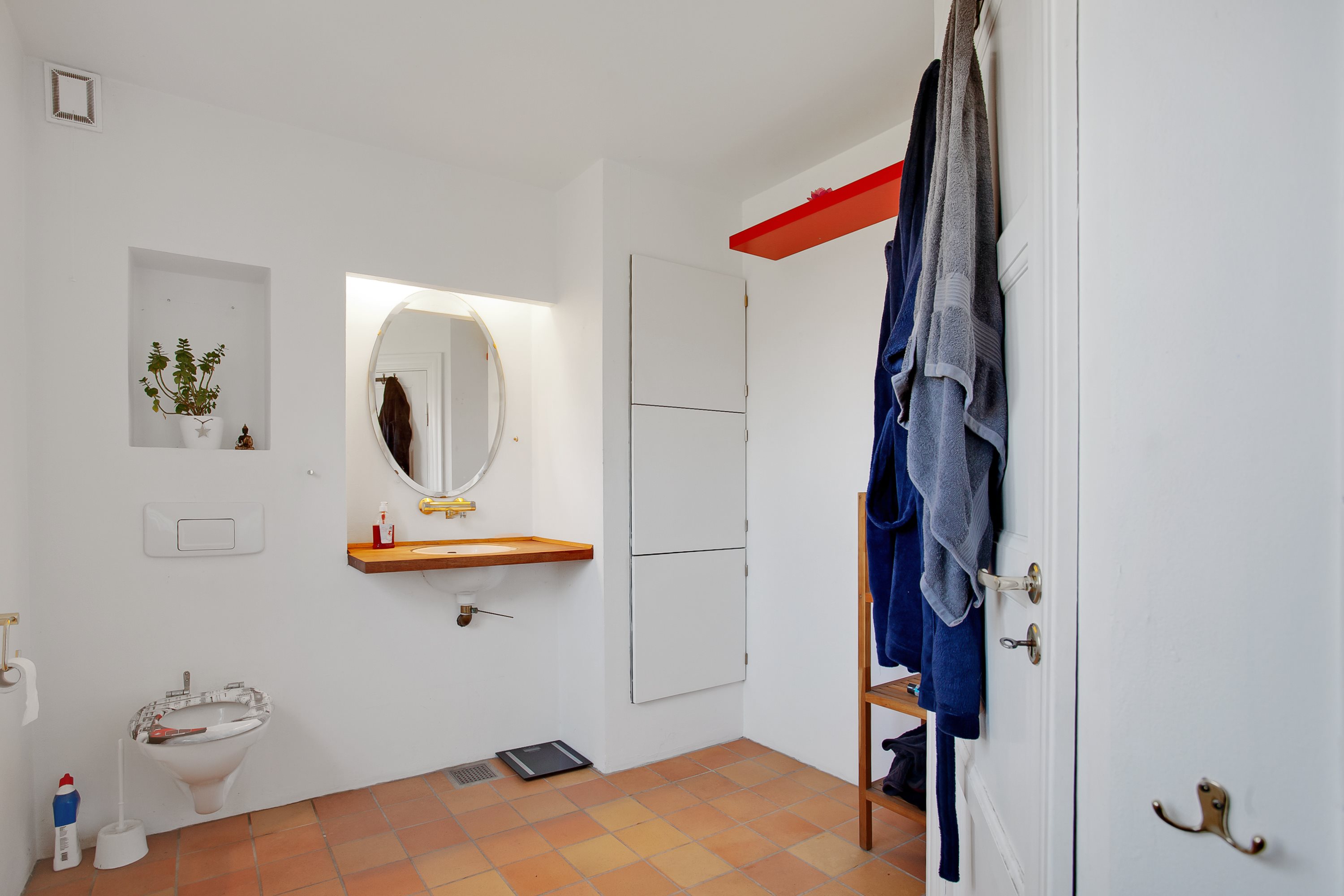 Fremhævet badeværelse billede i fuldskærmstilstand. Billede af Byrum Hovedgade 95, Byrum, 9940 Læsø