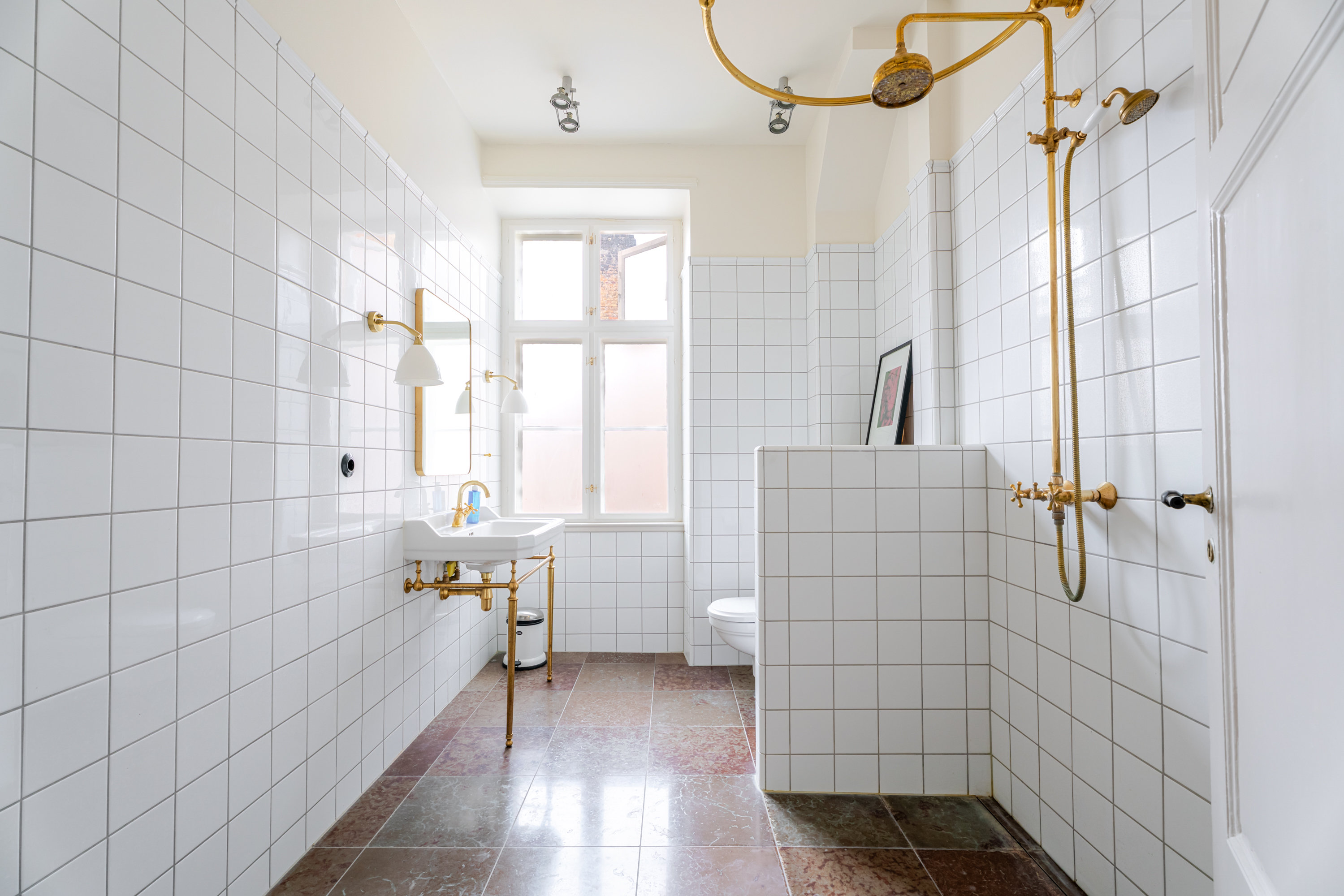 Fremhævet  billede i fuldskærmstilstand. Billede af Overgaden Neden Vandet 15, 2., 1414 København K