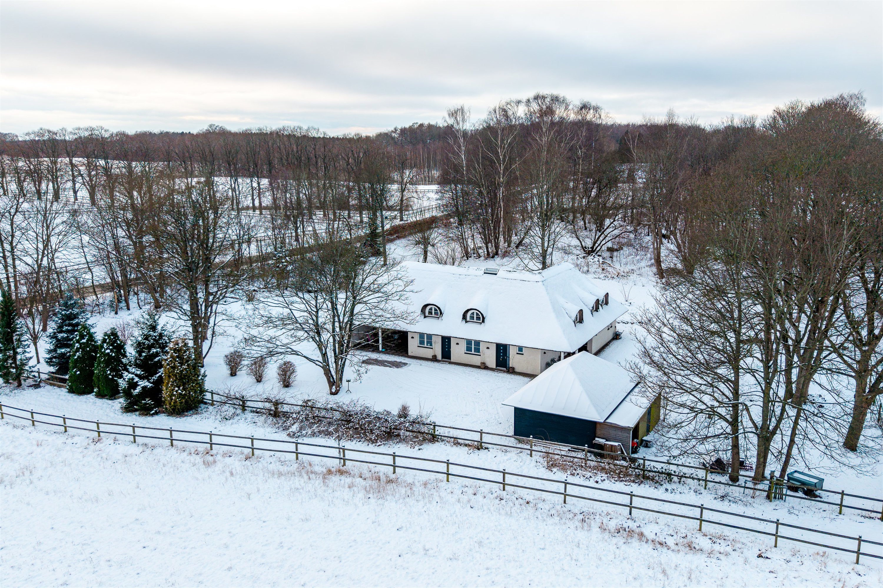 Fremhævet luftfoto billede i fuldskærmstilstand. Billede af Stumpedyssevej 2, 2970 Hørsholm