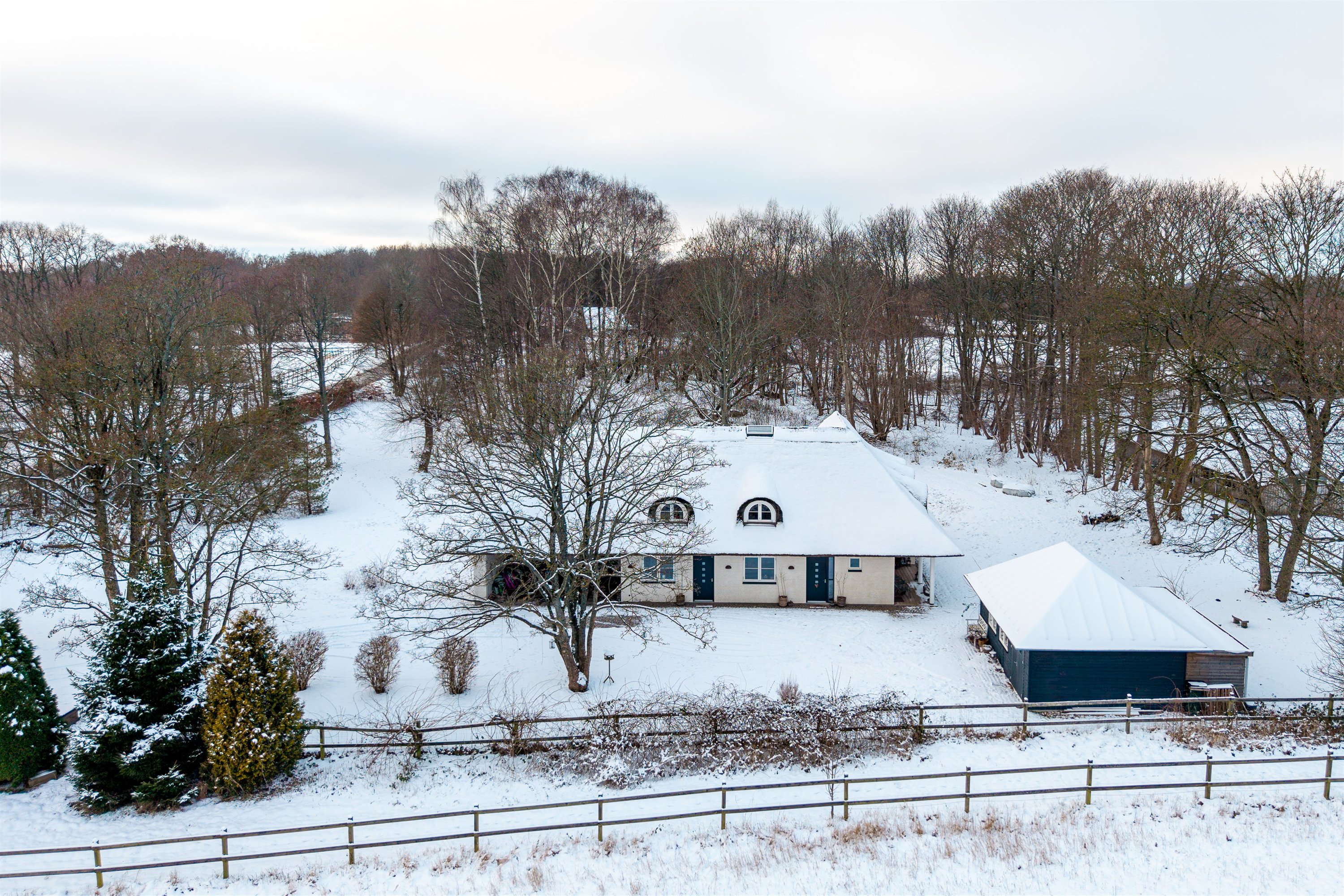 Fremhævet luftfoto billede i fuldskærmstilstand. Billede af Stumpedyssevej 2, 2970 Hørsholm