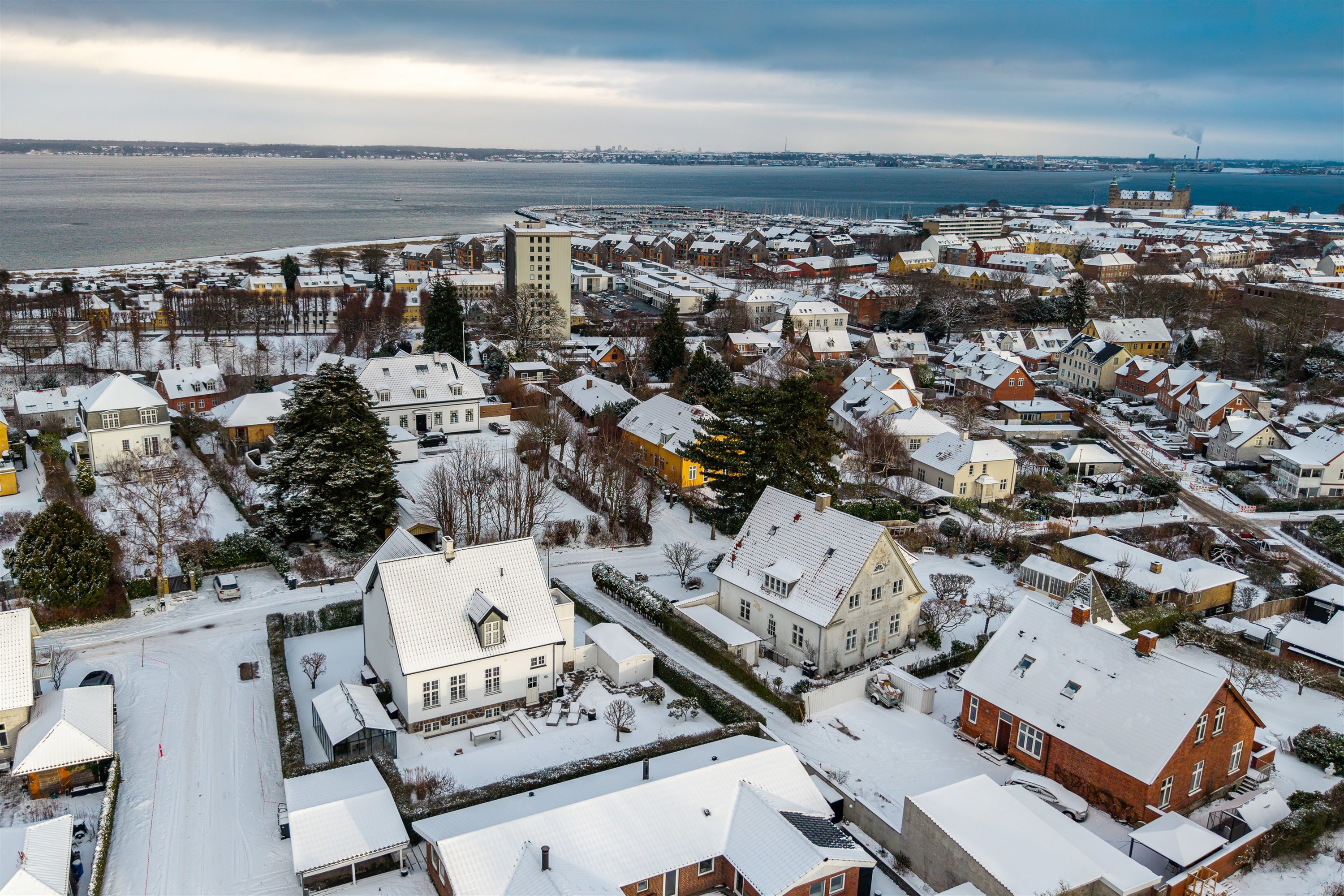 Fremhævet luftfoto billede i fuldskærmstilstand. Billede af Højvænget 5, 3000 Helsingør