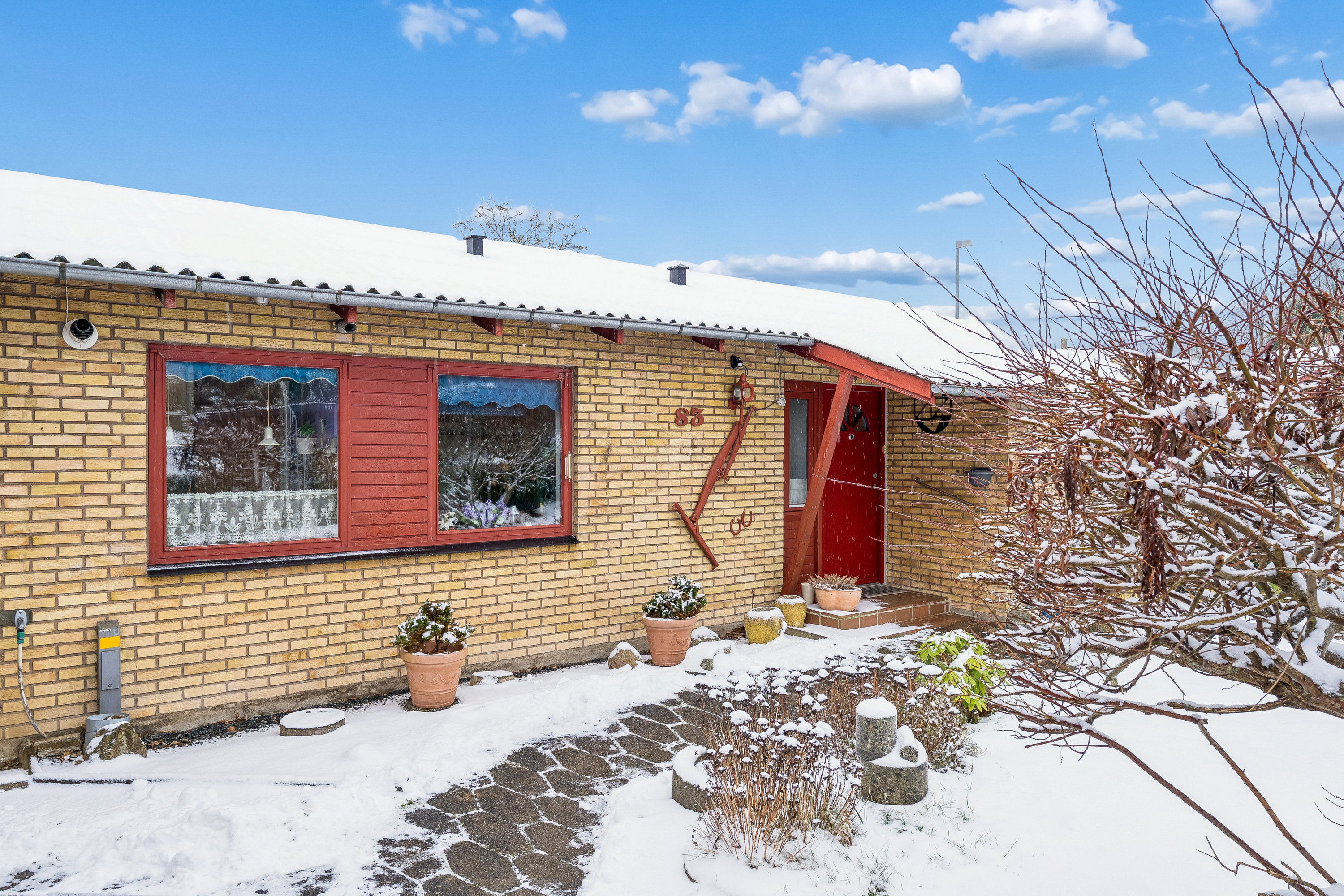 Fremhævet facade billede i fuldskærmstilstand. Billede af Vedbæksalle 83, Torsted, 8700 Horsens