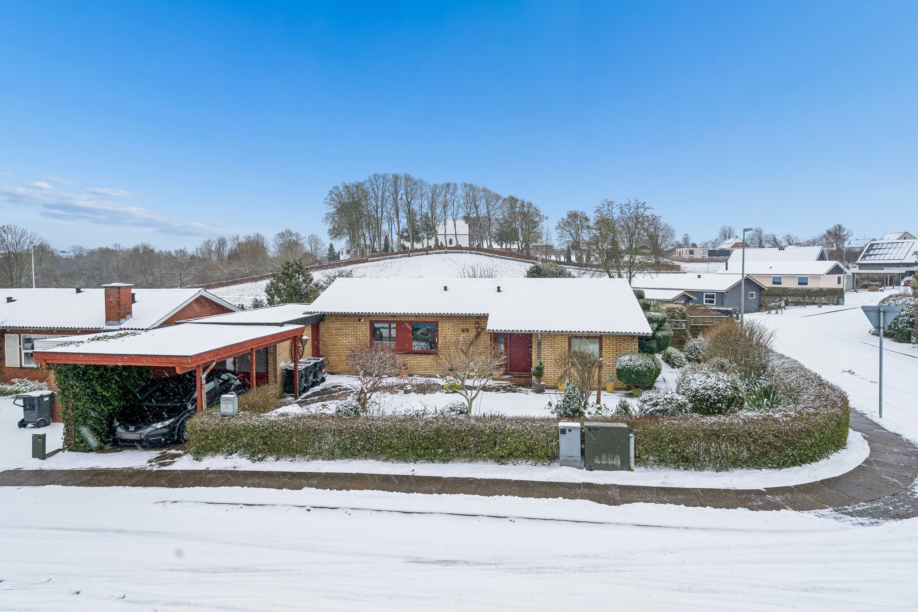 Fremhævet facade billede i fuldskærmstilstand. Billede af Vedbæksalle 83, Torsted, 8700 Horsens