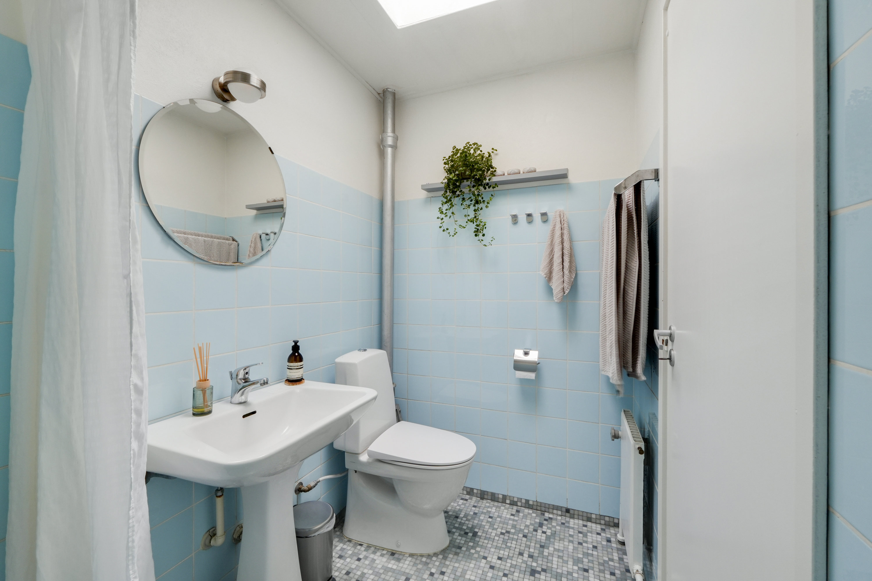 Fremhævet andet billede i fuldskærmstilstand. Billede af Plantagevej 41, 3460 Birkerød