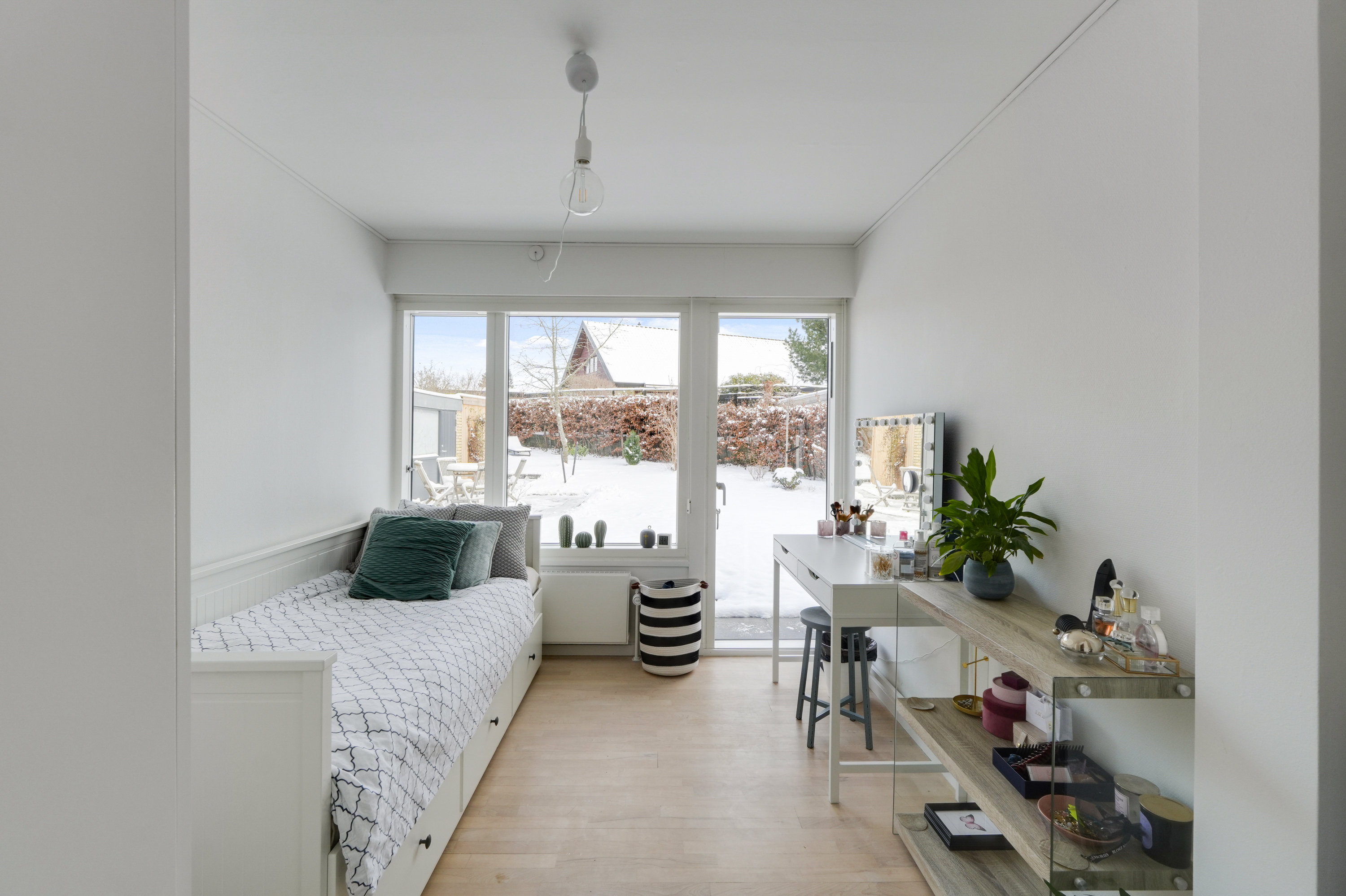 Fremhævet andet billede i fuldskærmstilstand. Billede af Plantagevej 41, 3460 Birkerød