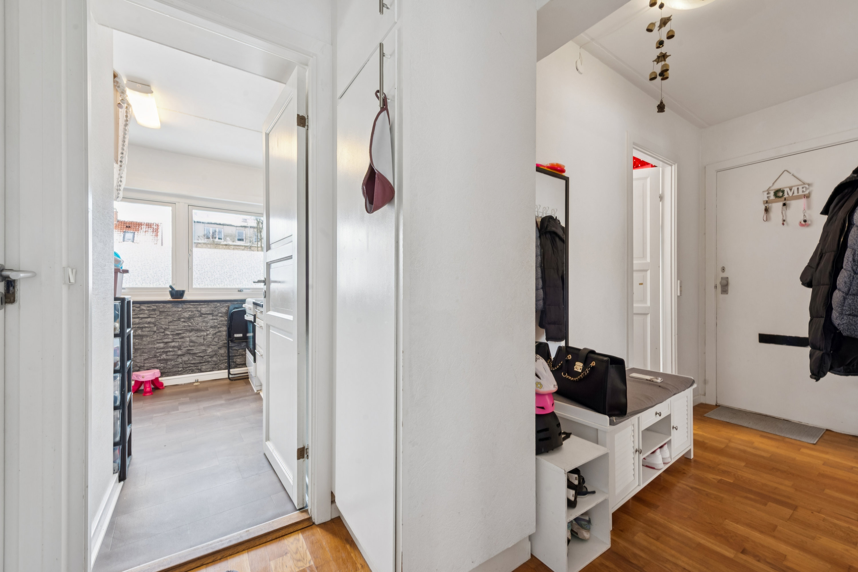 Fremhævet gang billede i fuldskærmstilstand. Billede af Havdrupvej 12, st.. th., 2700 Brønshøj