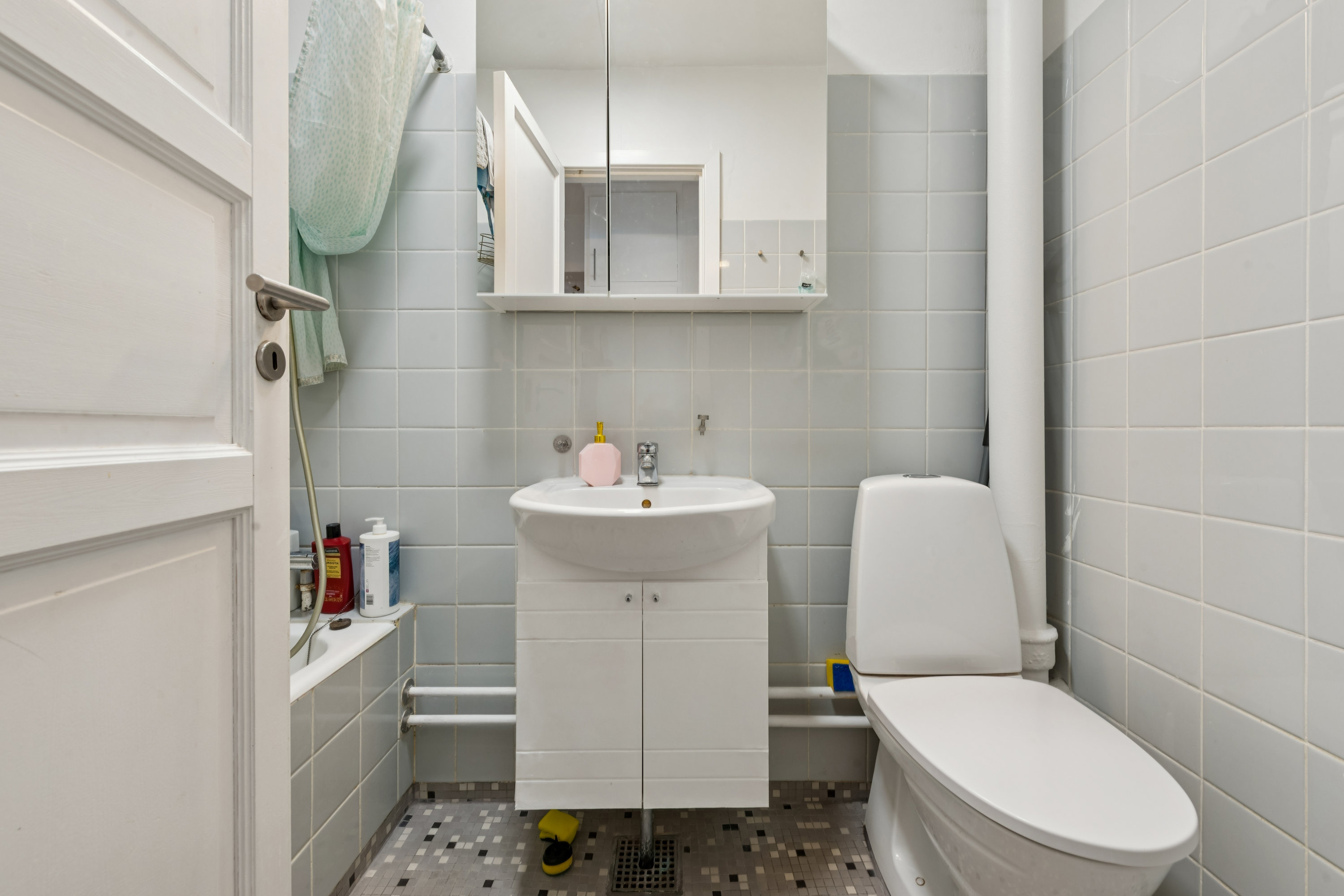 Fremhævet badeværelse billede i fuldskærmstilstand. Billede af Havdrupvej 12, st.. th., 2700 Brønshøj