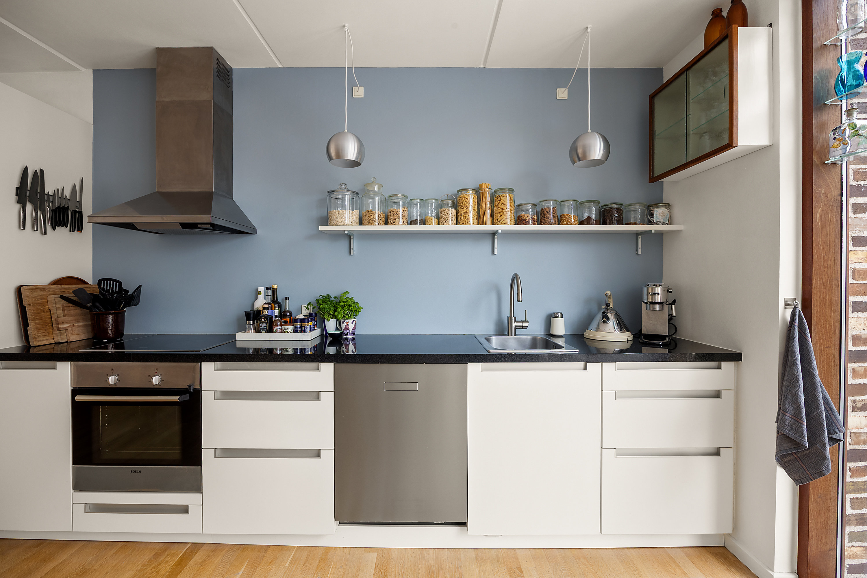 Fremhævet køkken billede i fuldskærmstilstand. Billede af Teglholm Allé 9G, 1. th., 2450 København SV