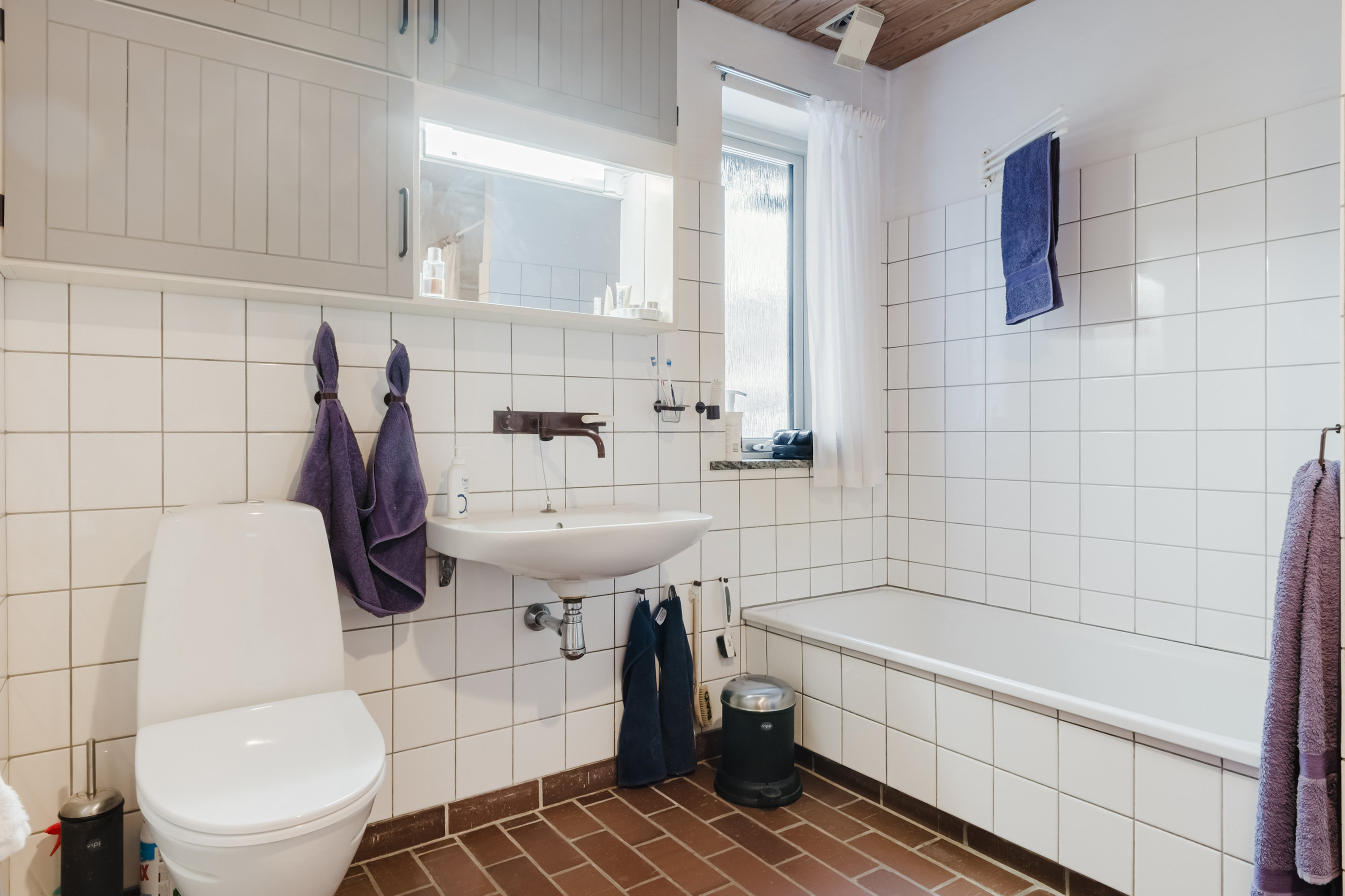 Fremhævet badeværelse billede i fuldskærmstilstand. Billede af Peder Skrams Vej 29, 5220 Odense SØ