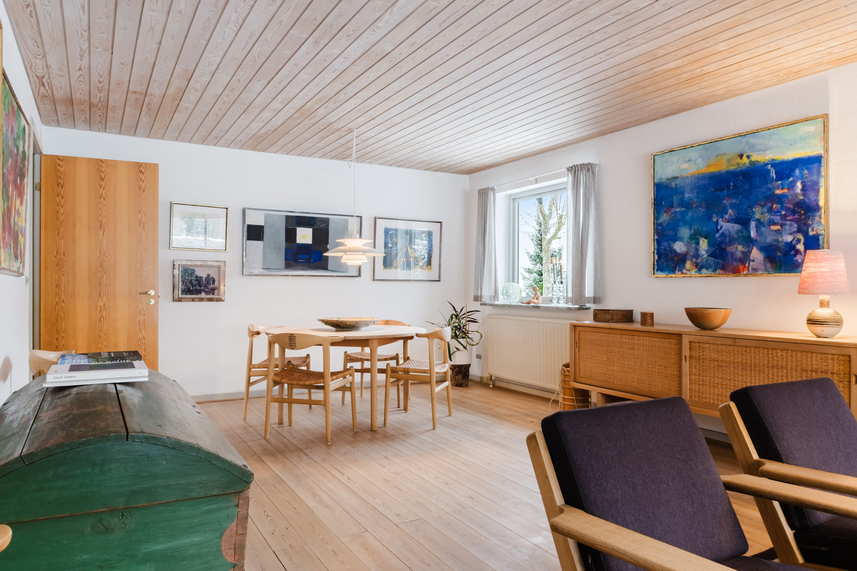 Fremhævet opholdsstue billede i fuldskærmstilstand. Billede af Peder Skrams Vej 29, 5220 Odense SØ