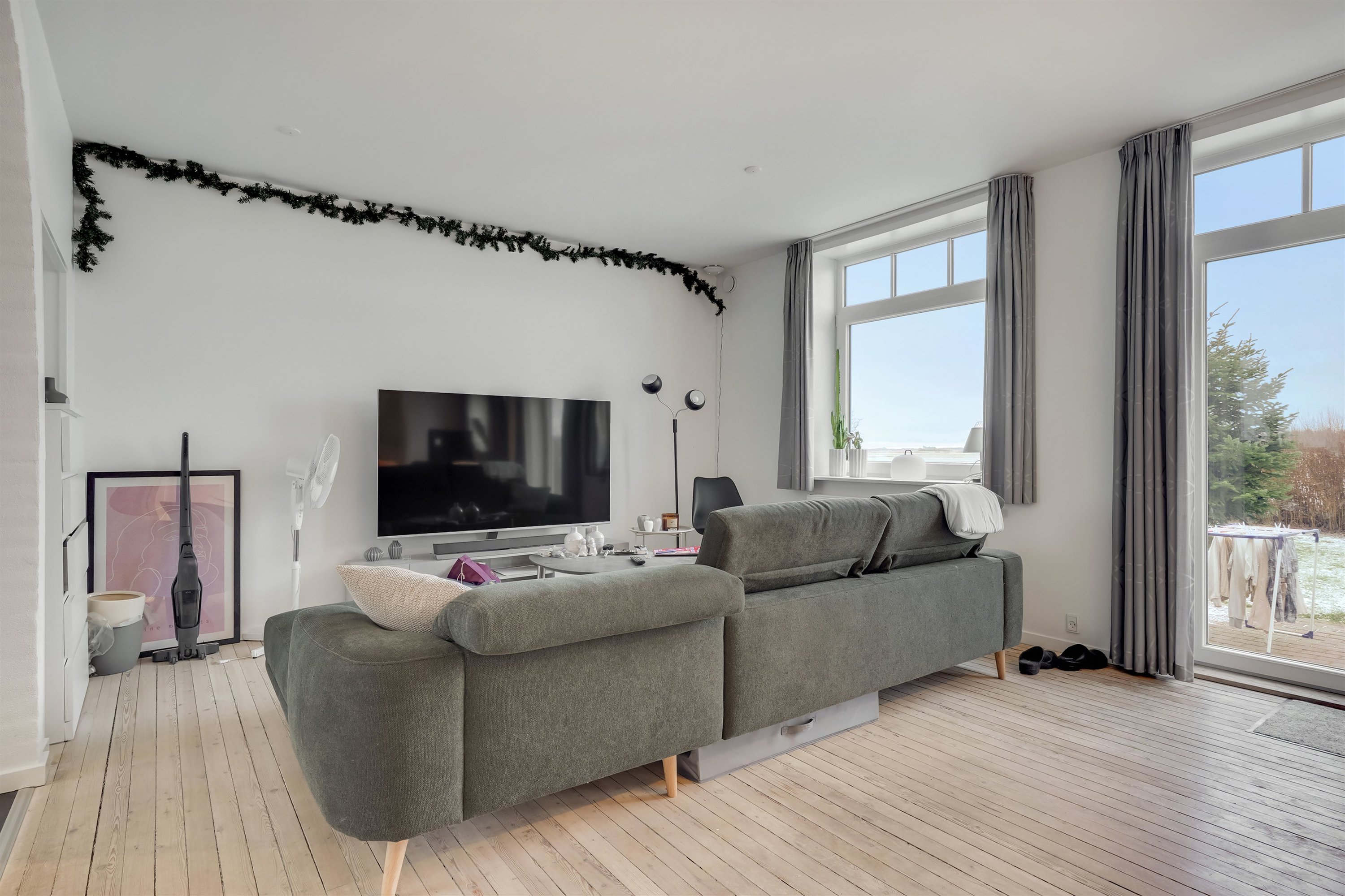 Fremhævet stue billede i fuldskærmstilstand. Billede af Allerupvej 15A-C, Sneum, 6731 Tjæreborg