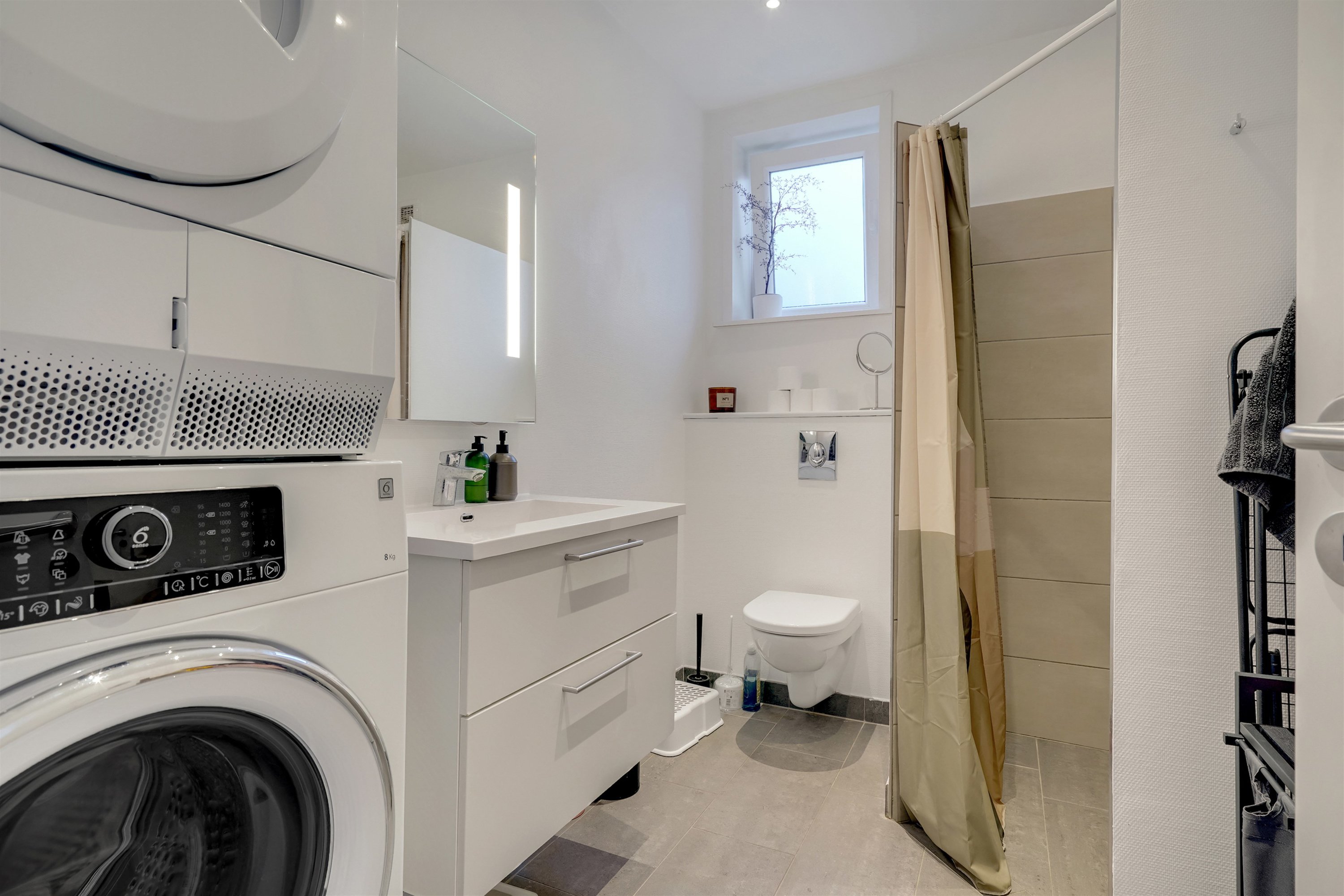 Fremhævet badeværelse billede i fuldskærmstilstand. Billede af Allerupvej 15A-C, Sneum, 6731 Tjæreborg