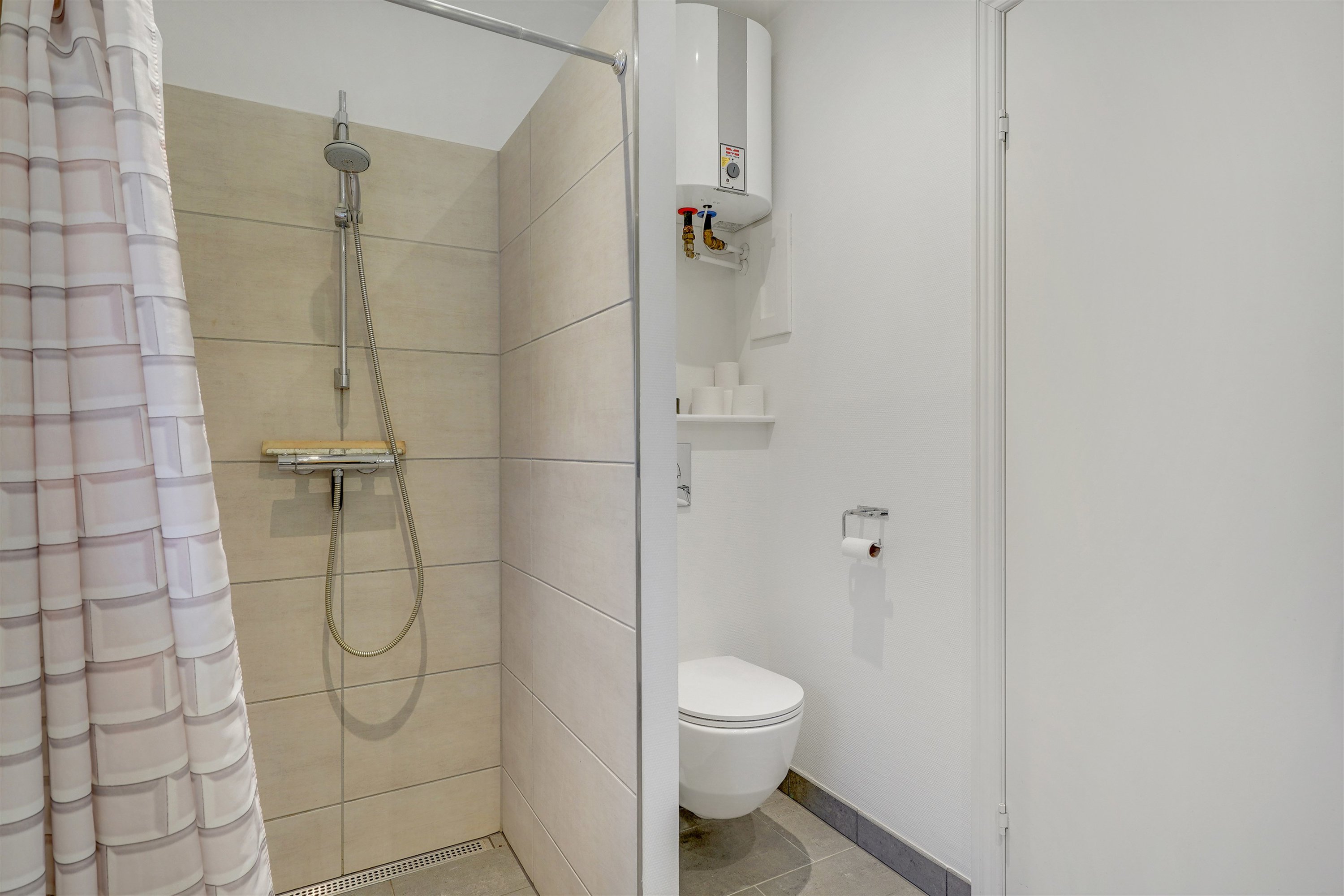 Fremhævet badeværelse billede i fuldskærmstilstand. Billede af Allerupvej 15A-C, Sneum, 6731 Tjæreborg