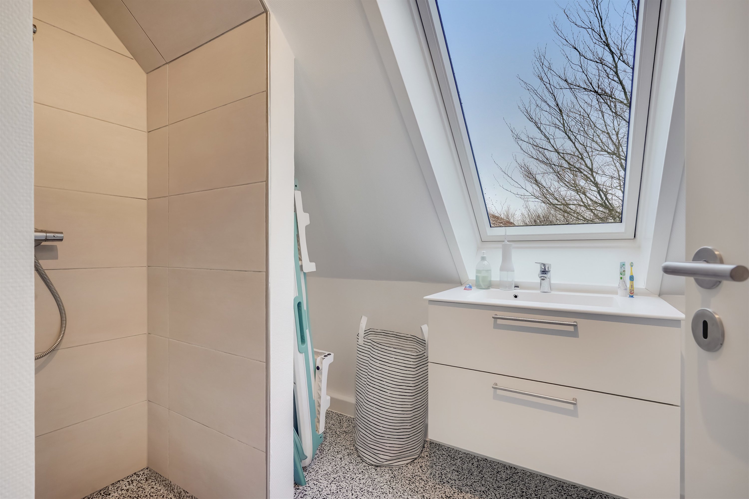 Fremhævet badeværelse billede i fuldskærmstilstand. Billede af Allerupvej 15A-C, Sneum, 6731 Tjæreborg