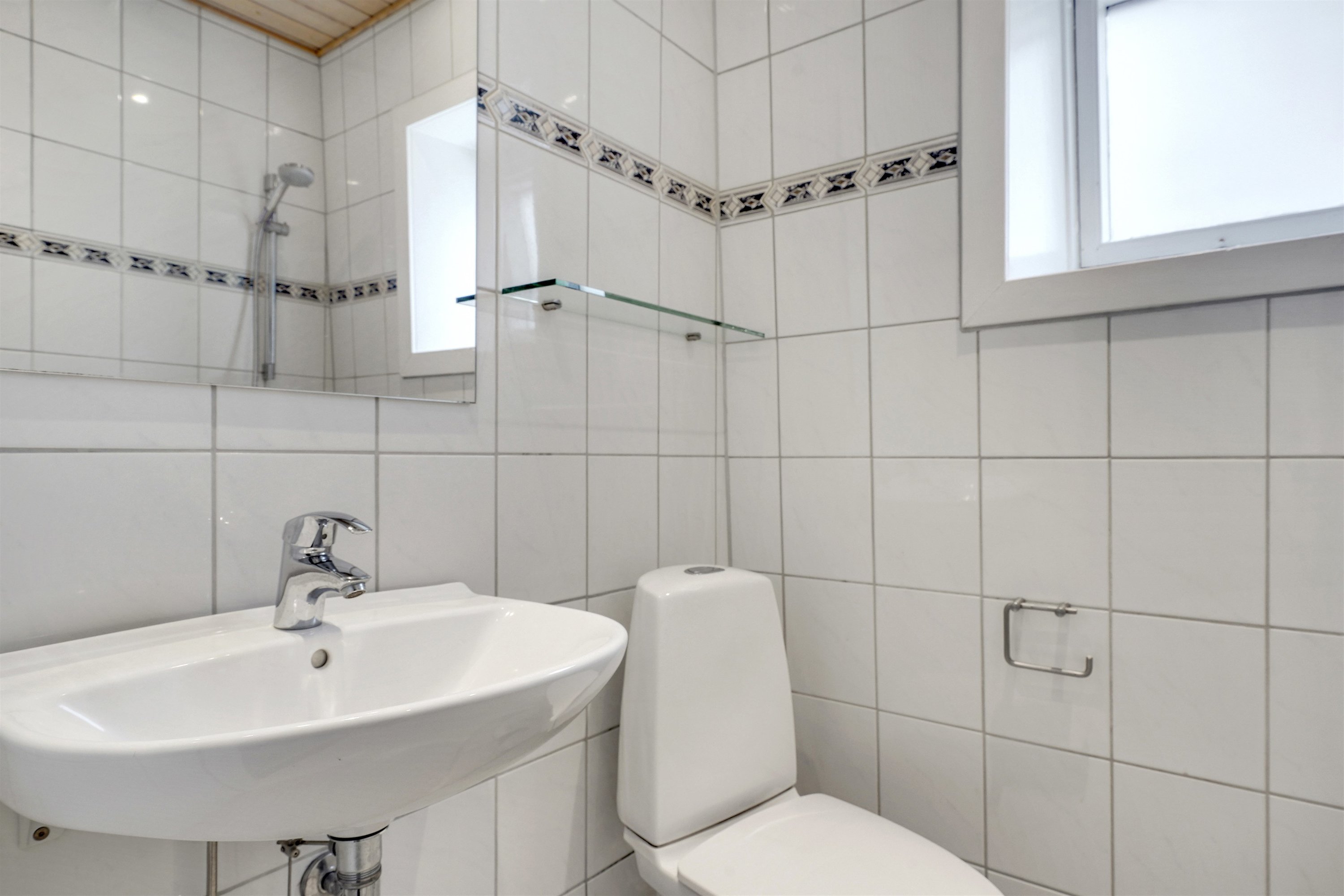 Fremhævet badeværelse billede i fuldskærmstilstand. Billede af Frodesgade 135, 6700 Esbjerg