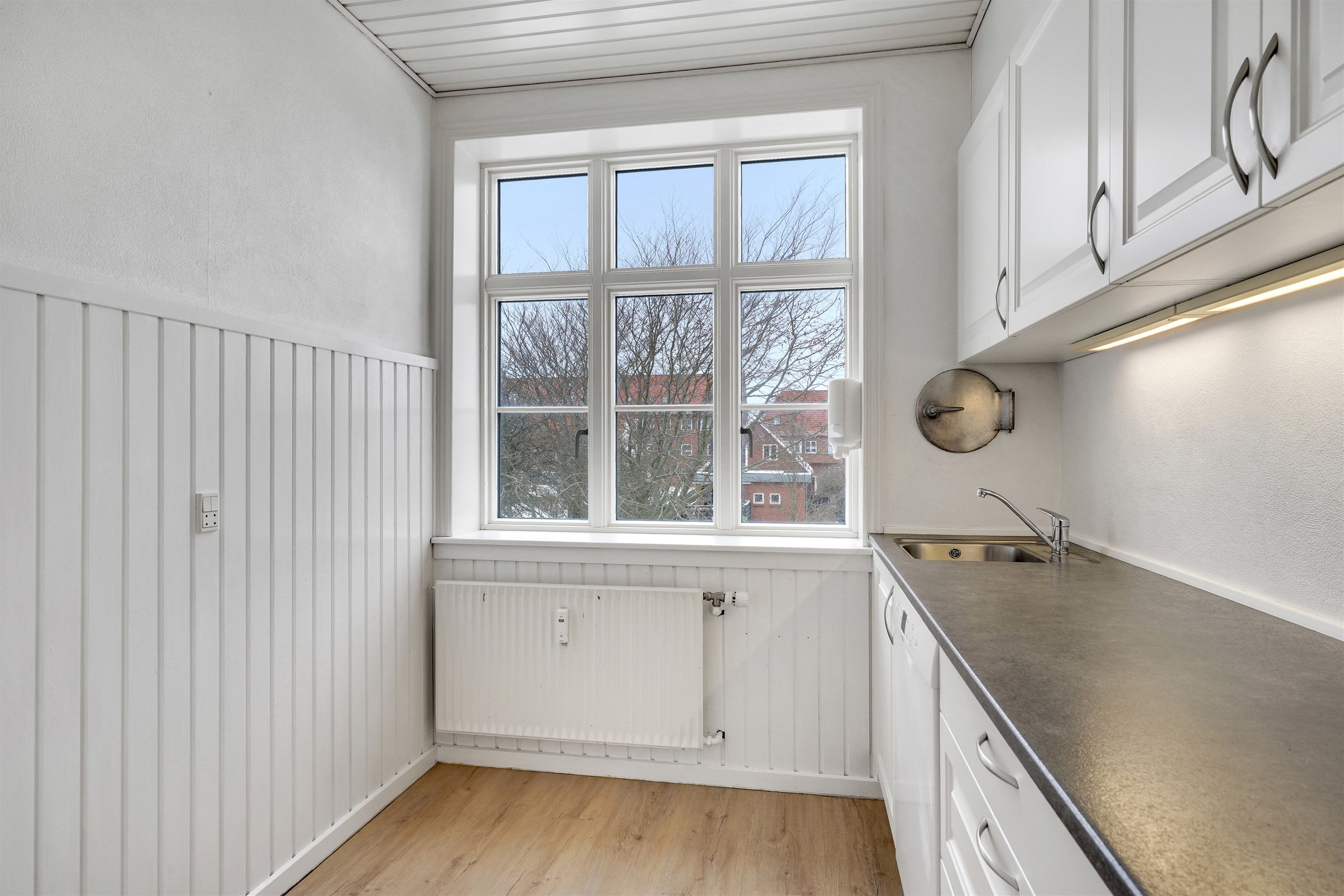 Fremhævet køkken billede i fuldskærmstilstand. Billede af Frodesgade 135, 6700 Esbjerg