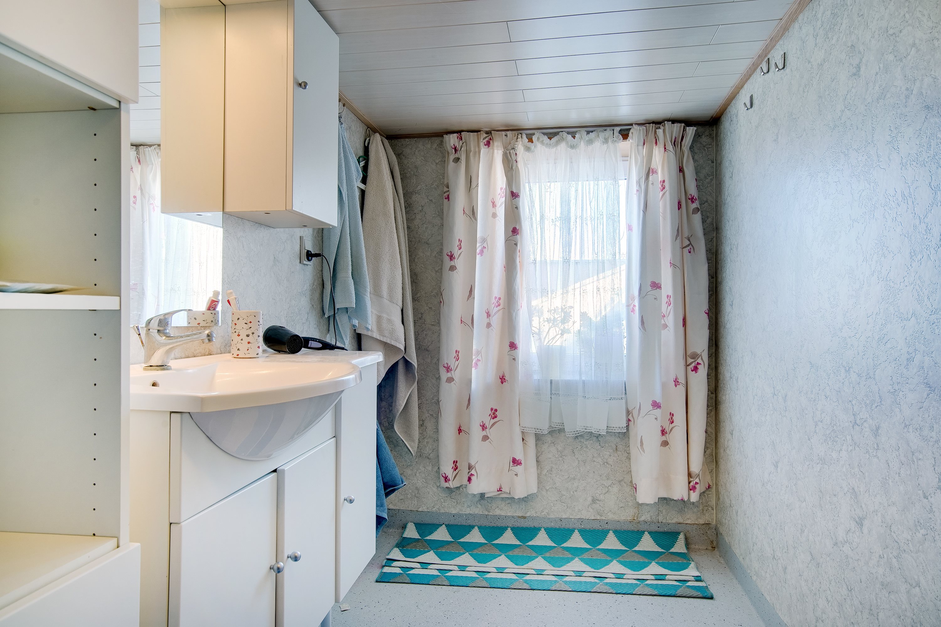 Fremhævet badeværelse billede i fuldskærmstilstand. Billede af Bredgade 83A, 9830 Tårs