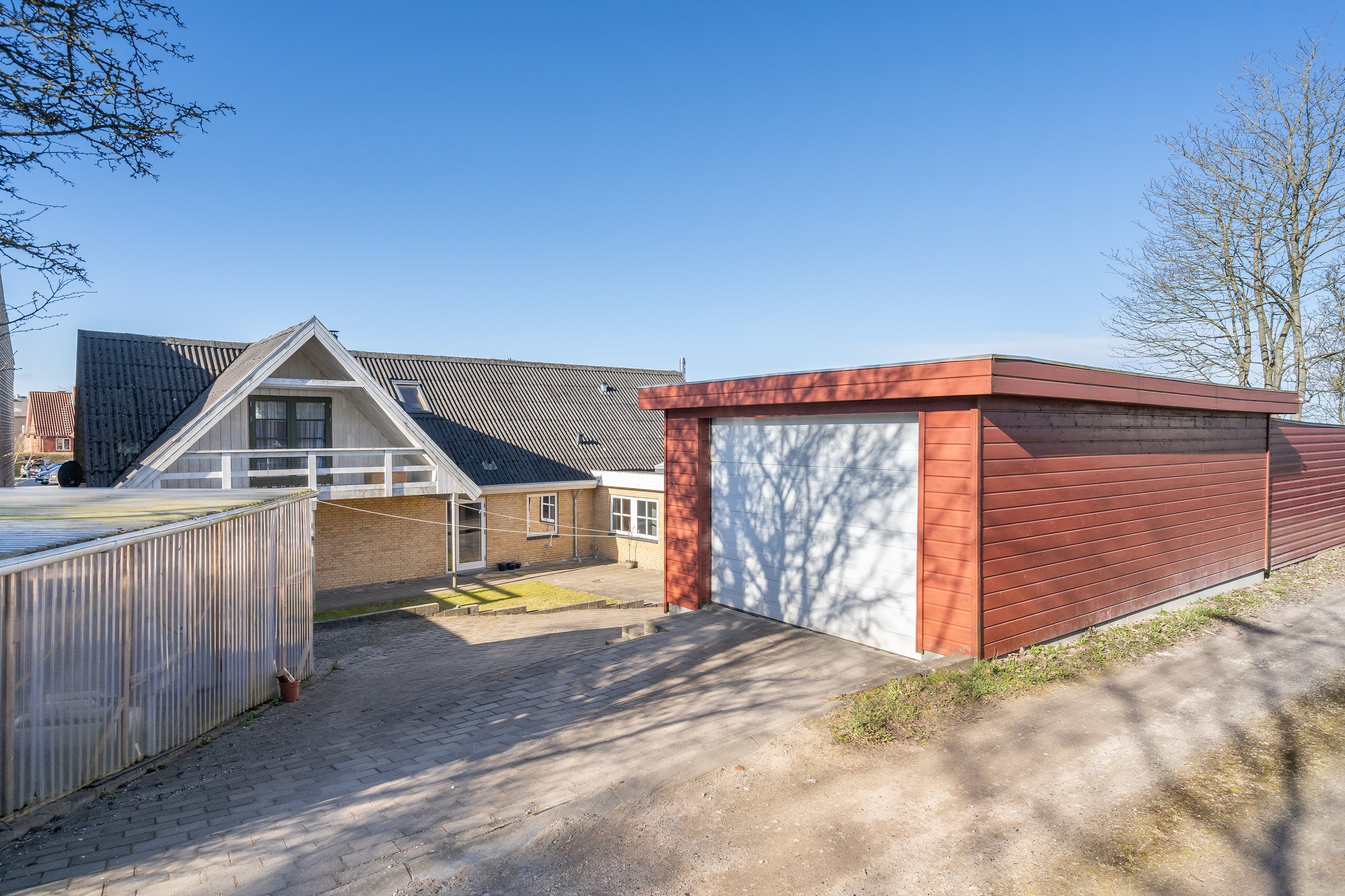 Fremhævet garage billede i fuldskærmstilstand. Billede af Bredgade 83A, 9830 Tårs