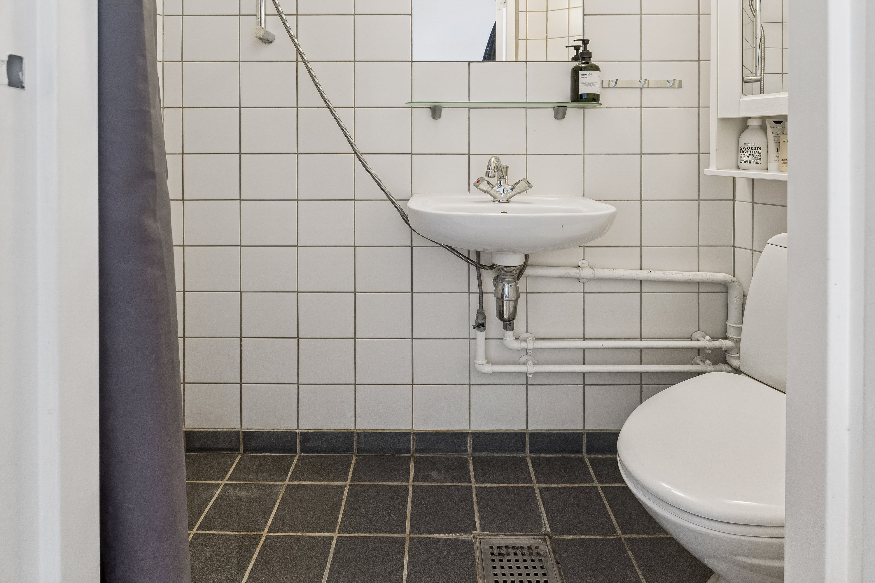 Fremhævet badeværelse billede i fuldskærmstilstand. Billede af Turesensgade 9, 4. th., 1368 København K