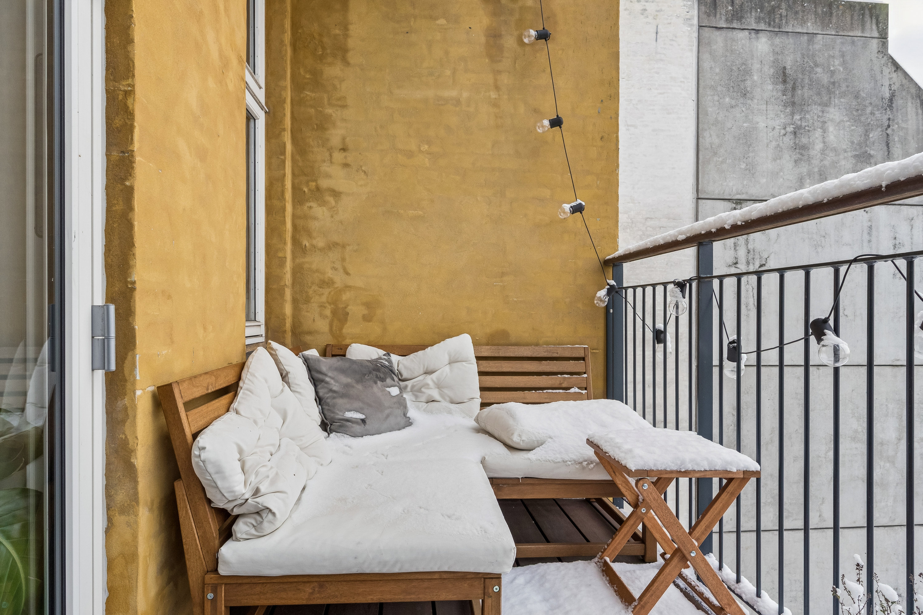 Fremhævet altan billede i fuldskærmstilstand. Billede af Turesensgade 9, 4. th., 1368 København K