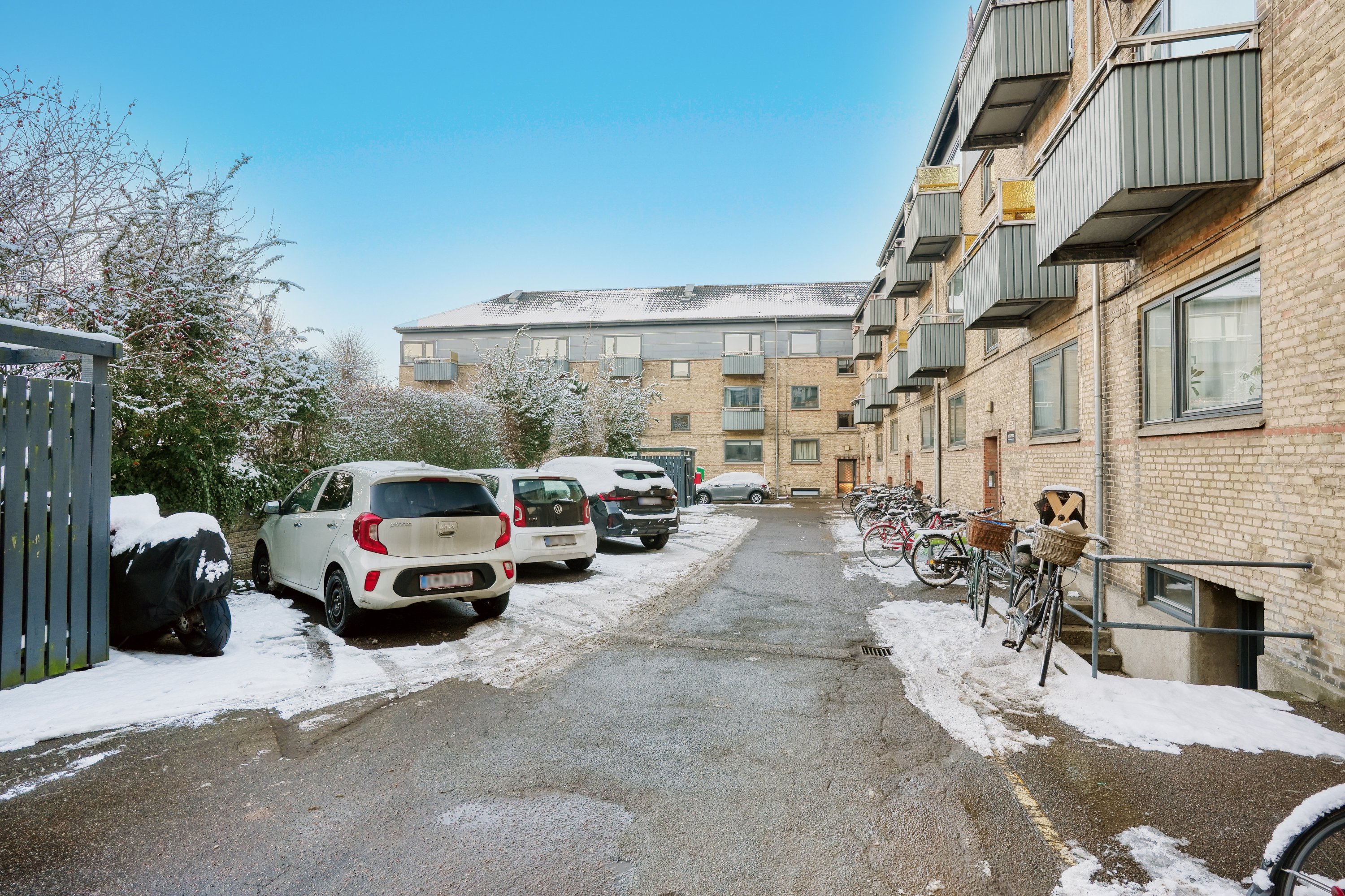 Fremhævet gårdmiljø billede i fuldskærmstilstand. Billede af Peter Bangs Vej 239, 2. th., 2500 Valby