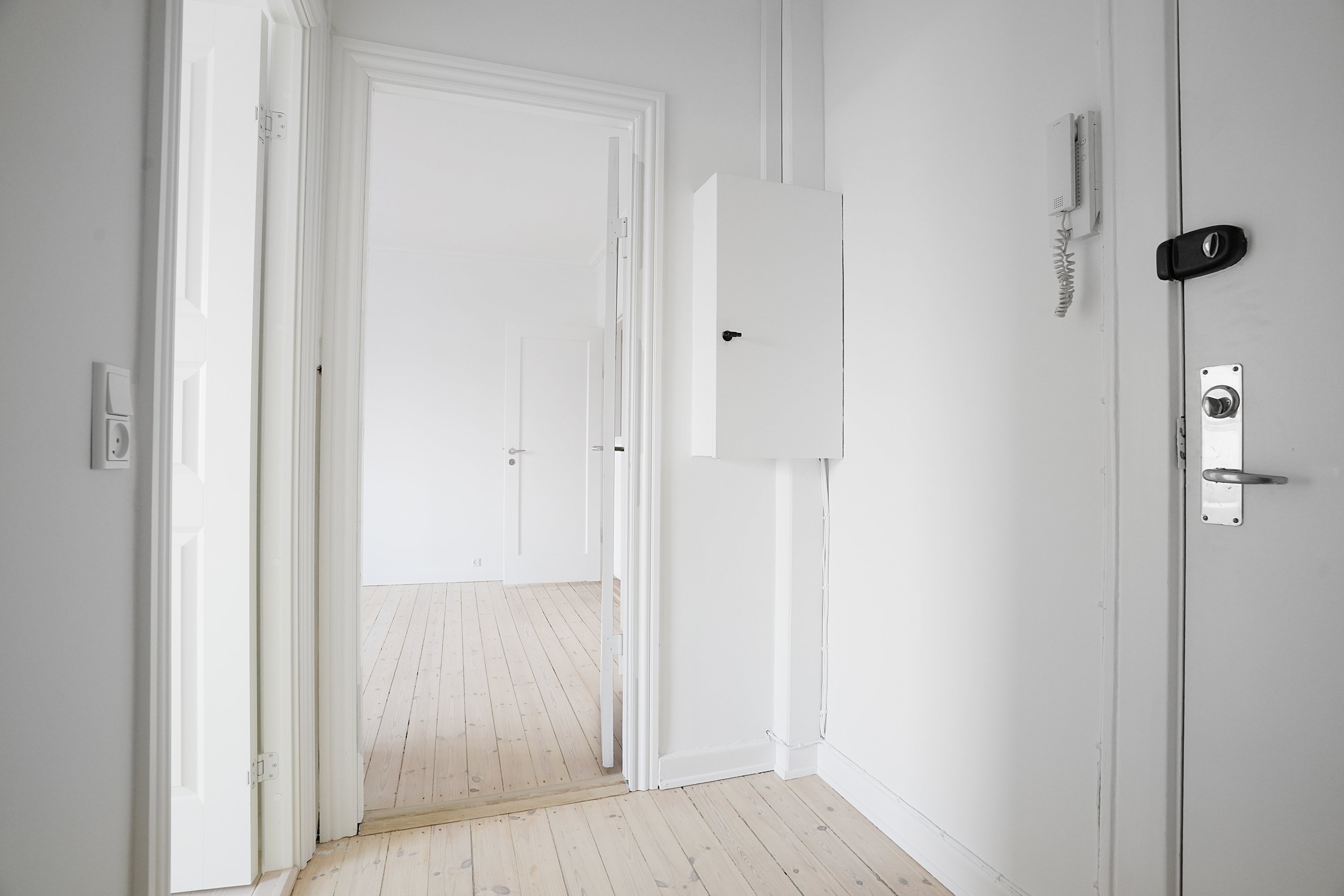 Fremhævet entré billede i fuldskærmstilstand. Billede af Peter Bangs Vej 239, 2. th., 2500 Valby