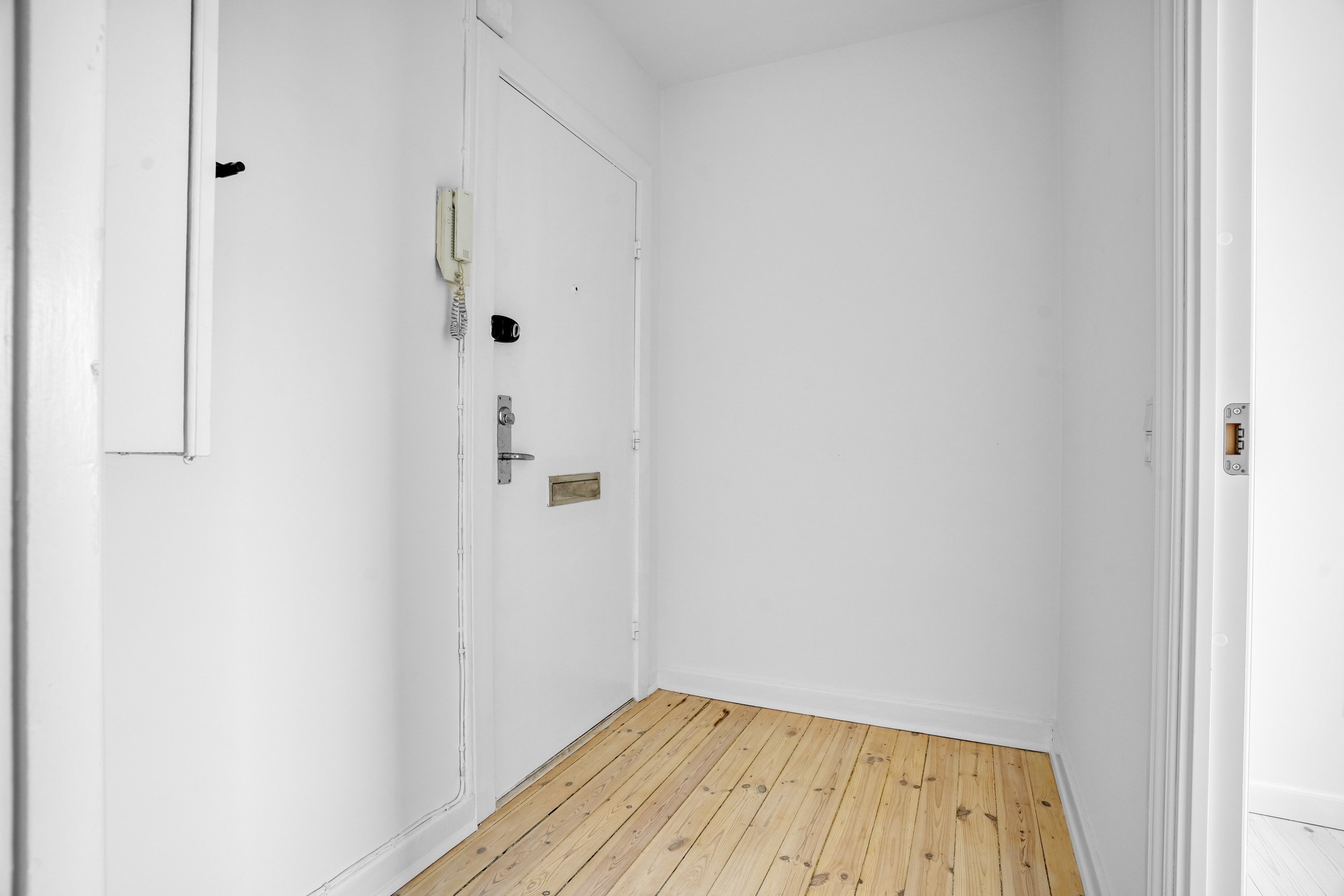 Miniaturebillede 1: entré. Billede af Peter Bangs Vej 239, 2. th., 2500 Valby