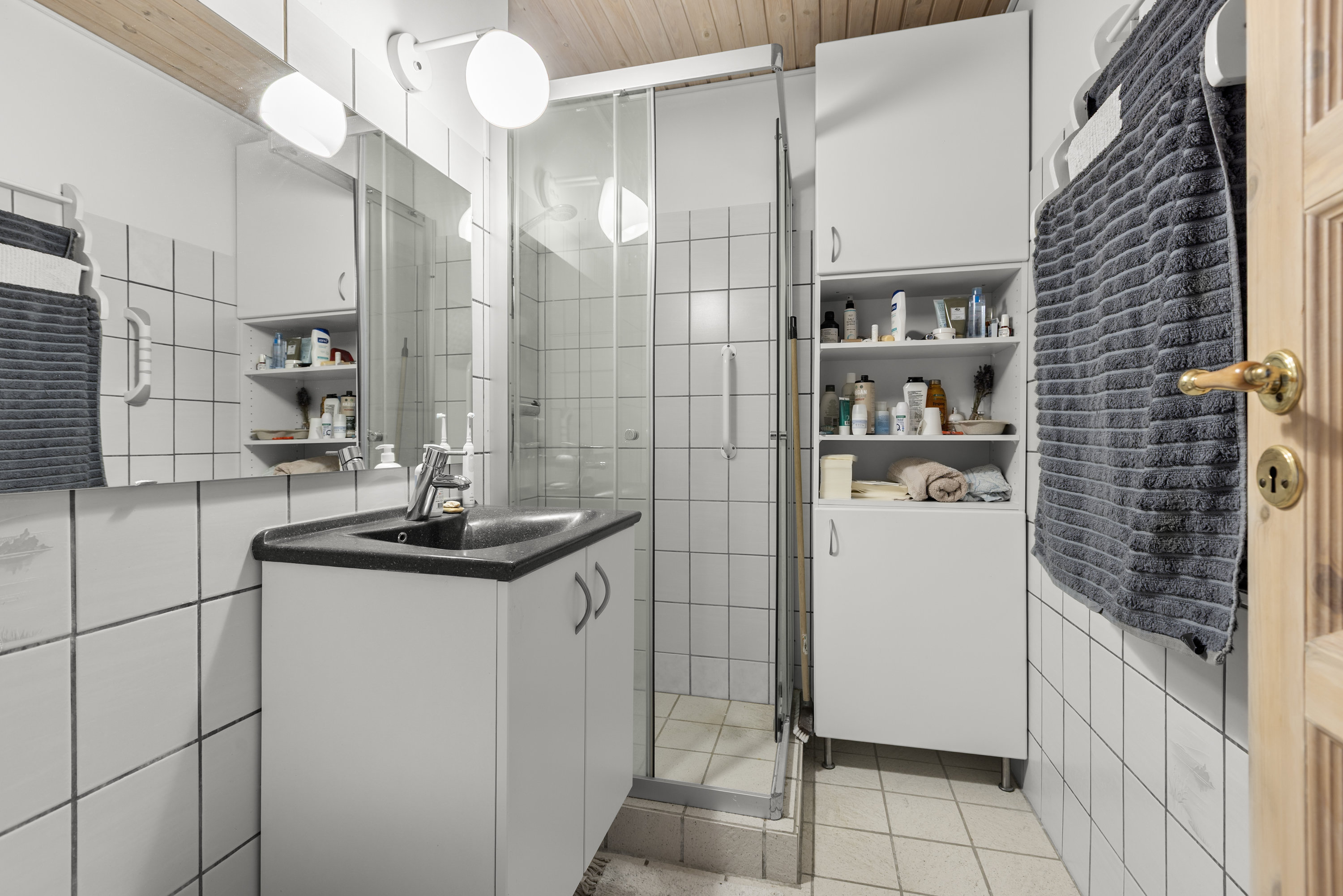 Fremhævet badeværelse billede i fuldskærmstilstand. Billede af Tyreengen 30, st.. tv., 4220 Korsør