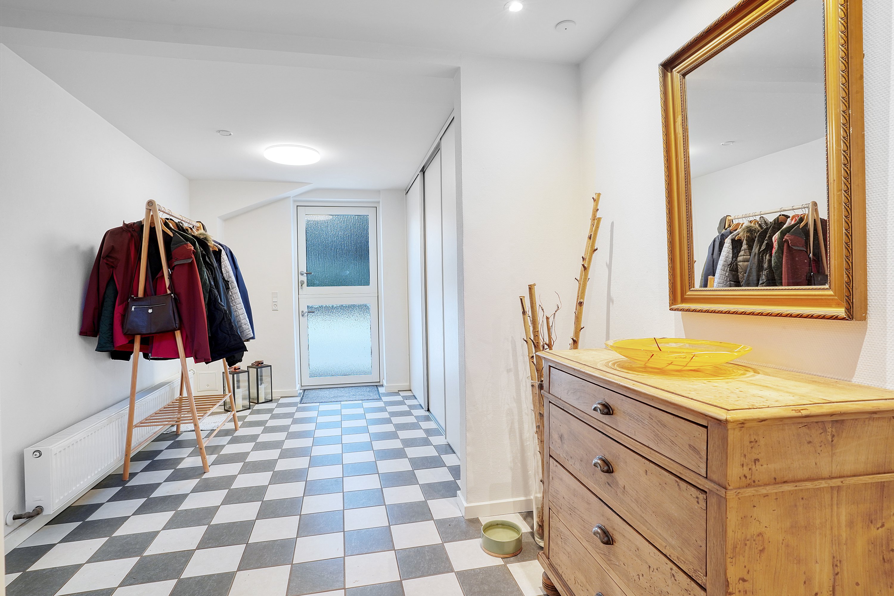 Fremhævet entré billede i fuldskærmstilstand. Billede af Elmebakken 8, Gadevang, 3400 Hillerød