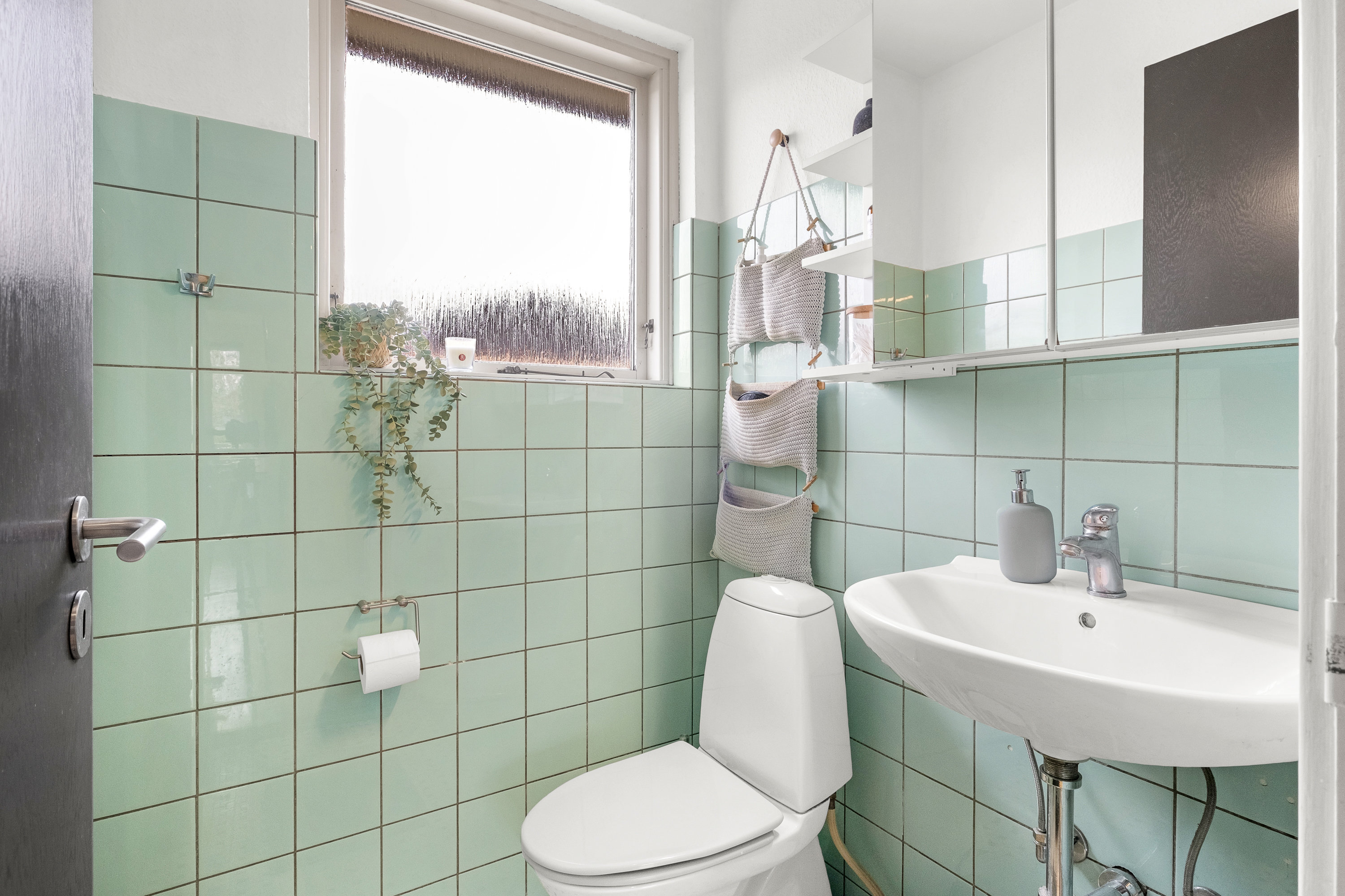 Fremhævet toilet billede i fuldskærmstilstand. Billede af Havremarken 5, 8520 Lystrup