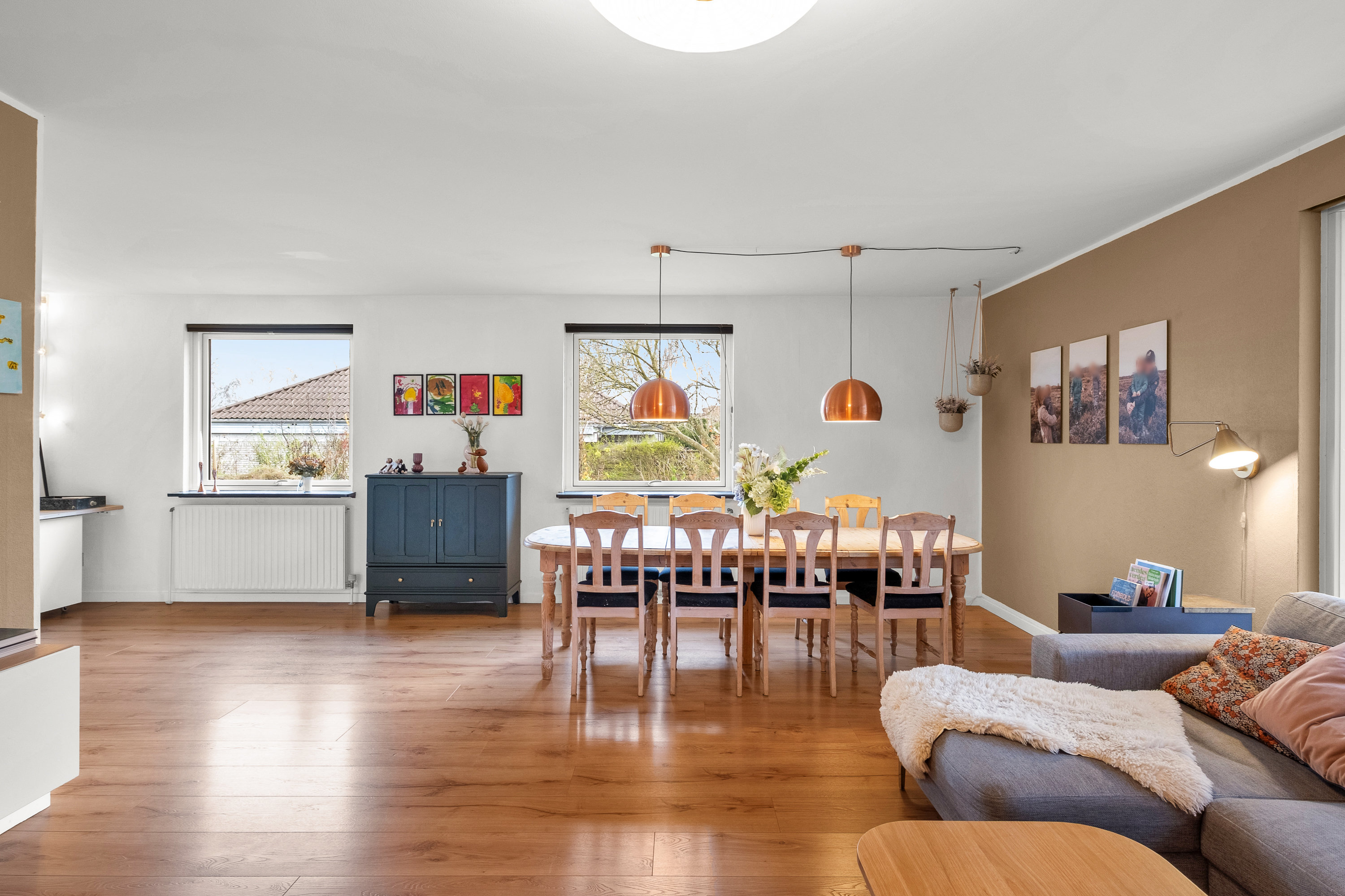 Fremhævet stue billede i fuldskærmstilstand. Billede af Havremarken 5, 8520 Lystrup